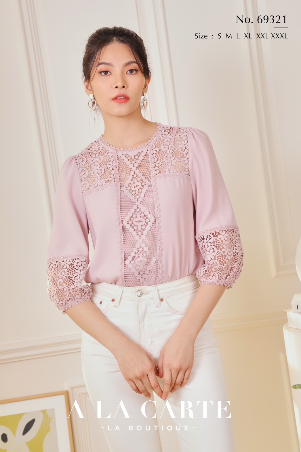 69321🦋A la carte🦋เสื้อชีฟองสีพื้น ตัดต่อลูกไม้ที่อก แขนและลำตัว มีซับใน ทรงแขนพอง ต่อลูกไม้ คอกลม ชายเสื้อ แต่งเชิงทริมลูกไม้ 🍁สีขาว S,3XL เขียว 2XL