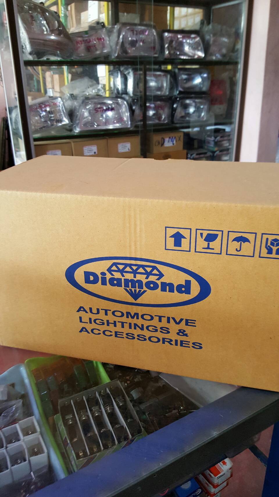 โคมไฟหน้า รุ่นหลอด H4 โตโยต้าวีโก้แชมป์ TOYOTA / VIGO CHAMP 2011-2012 / Headlamp ไม่รวมหลอด