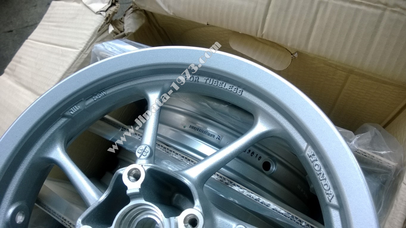 (Scoopy i) ชุดวงล้อแม็ก หน้า - หลัง Honda Scoopy i S12,Zoomer X แท้