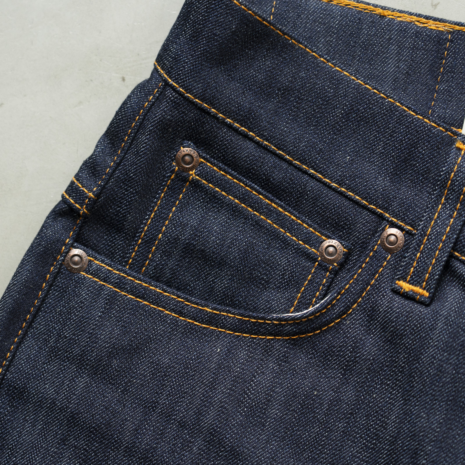 *Thin Finn Dry Ecru Embo ขาสั้น