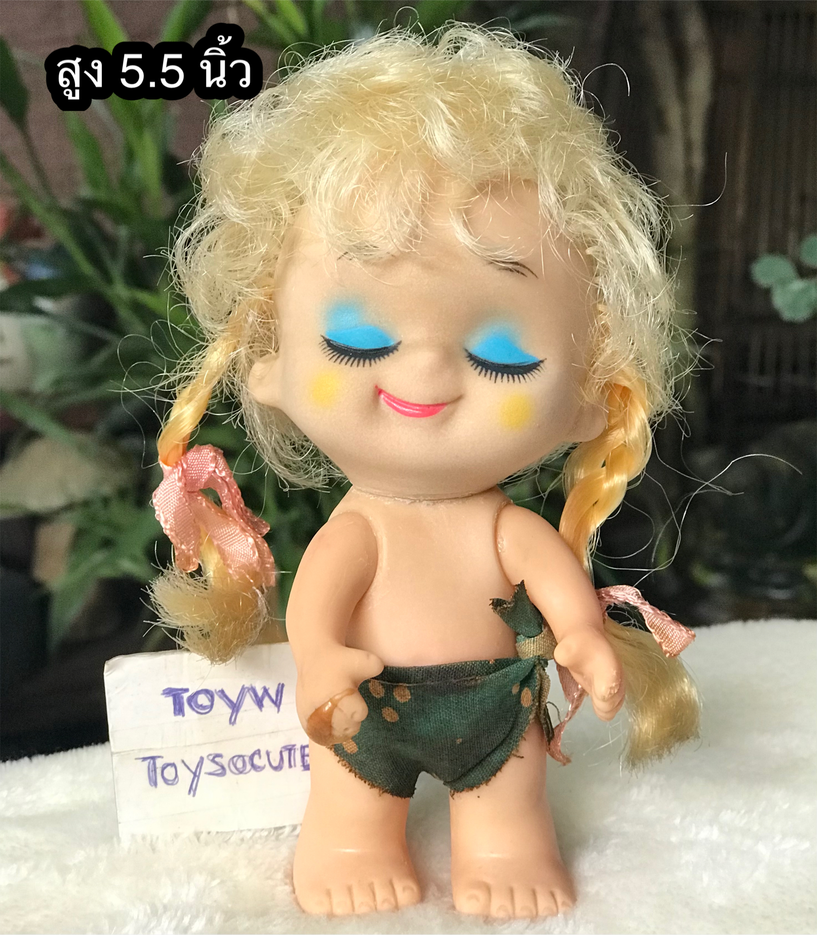 ตุ๊กตาโบราณ ใต้เท้าปั๊ม HONGKONG แขนและคอหมุนได้ - Vintage 1970s Hong Kong Vinyl Doll