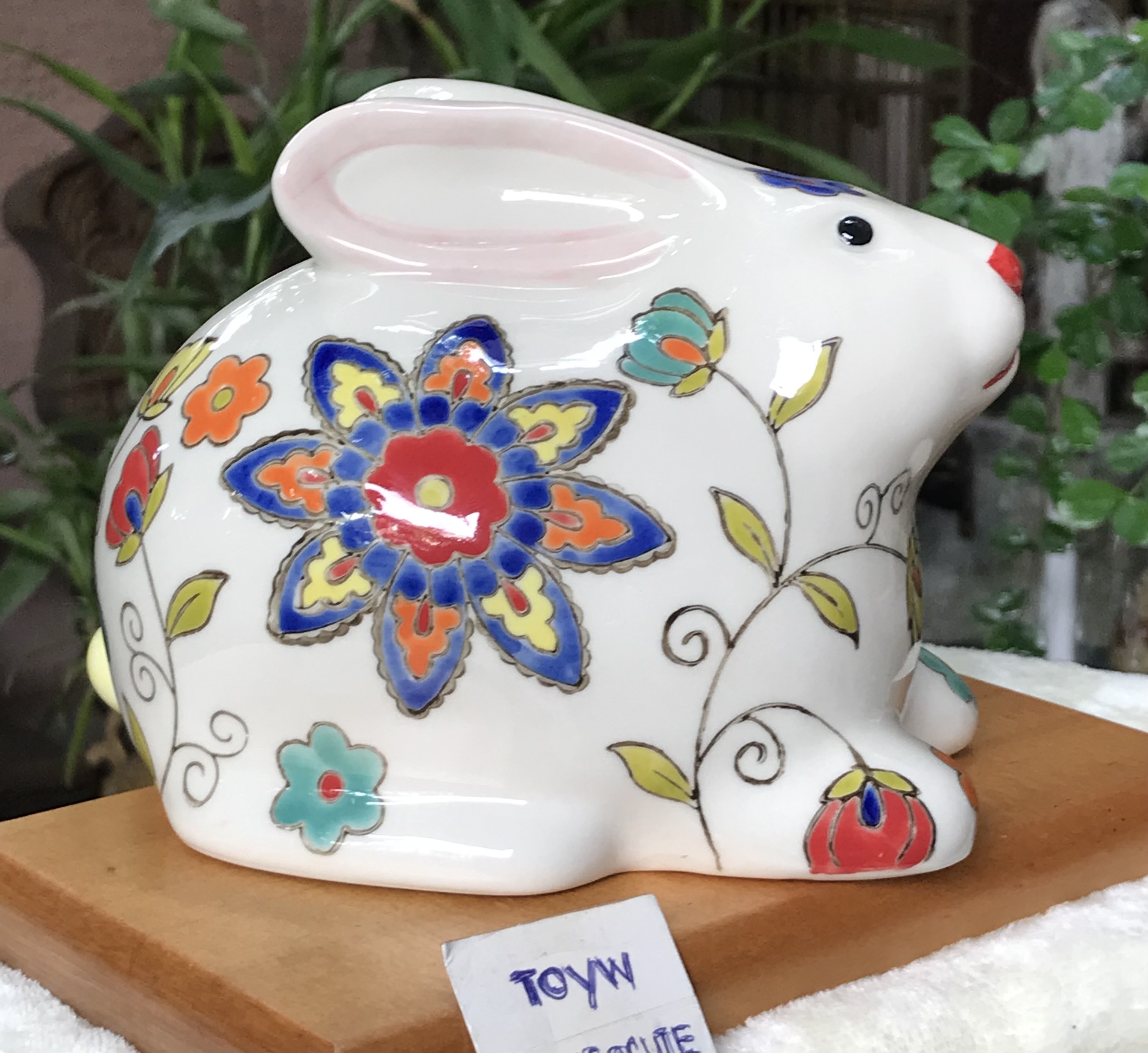Ceramic Floral Bunny Rabbit Hand-Painted rabbit piggy bank ออมสินกระต่ายเซรามิค เขียนสีลวดลายดอกไม้ ตั้งโชว์ตกแต่งบ้าน