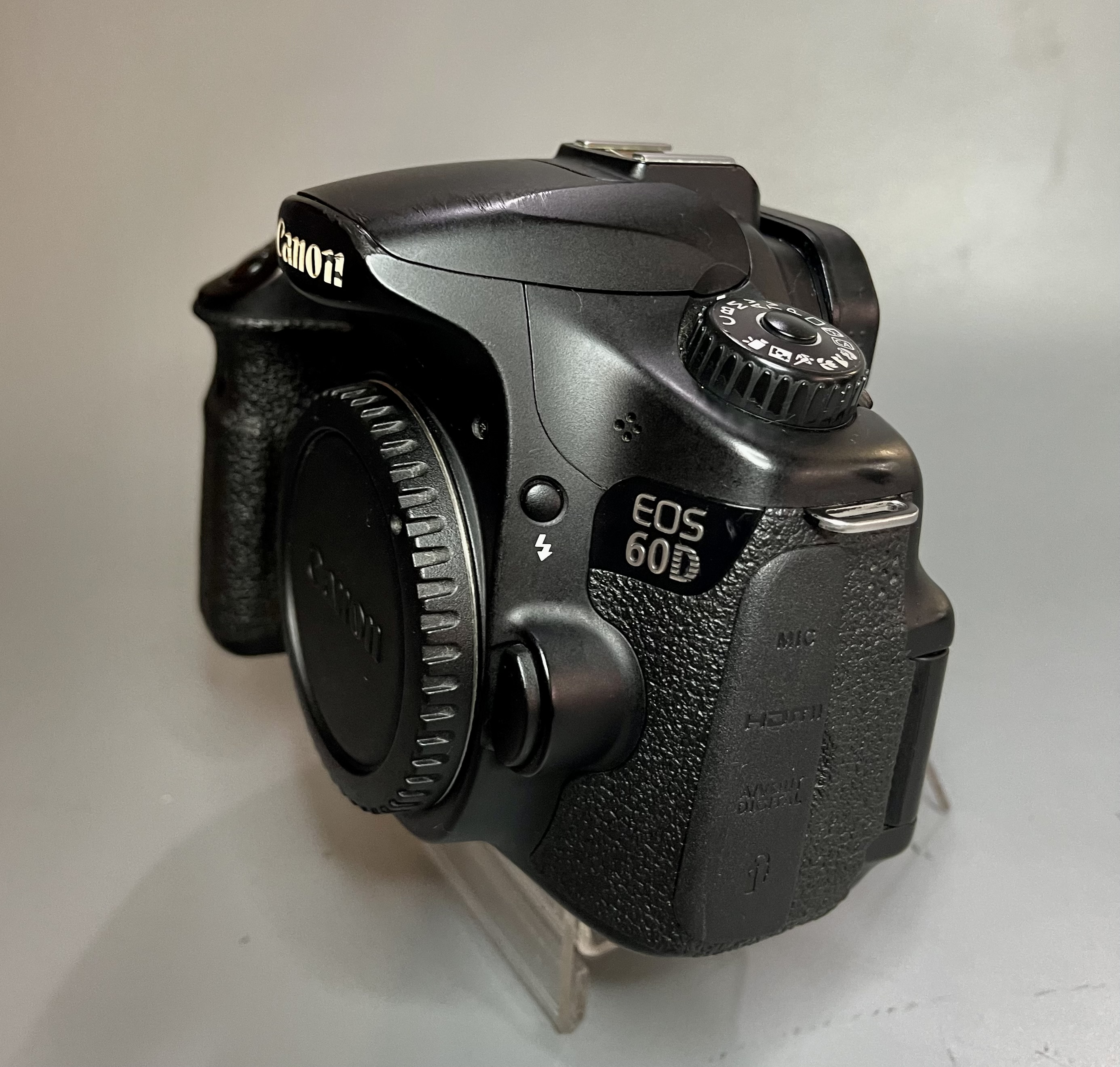 กล้อง Canon 60d พร้อมเลนส์ 18-55mm IS อดีดประกันศูนย์ไทย(ฝากขายราคาพิเศษ)