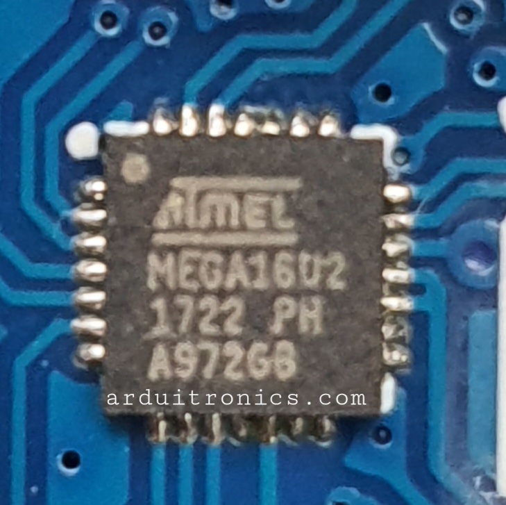 Arduino UNO R3 (คละลายพิมพ์ยี่ห้อ Arduino บนบอร์ด) + Free USB Cable