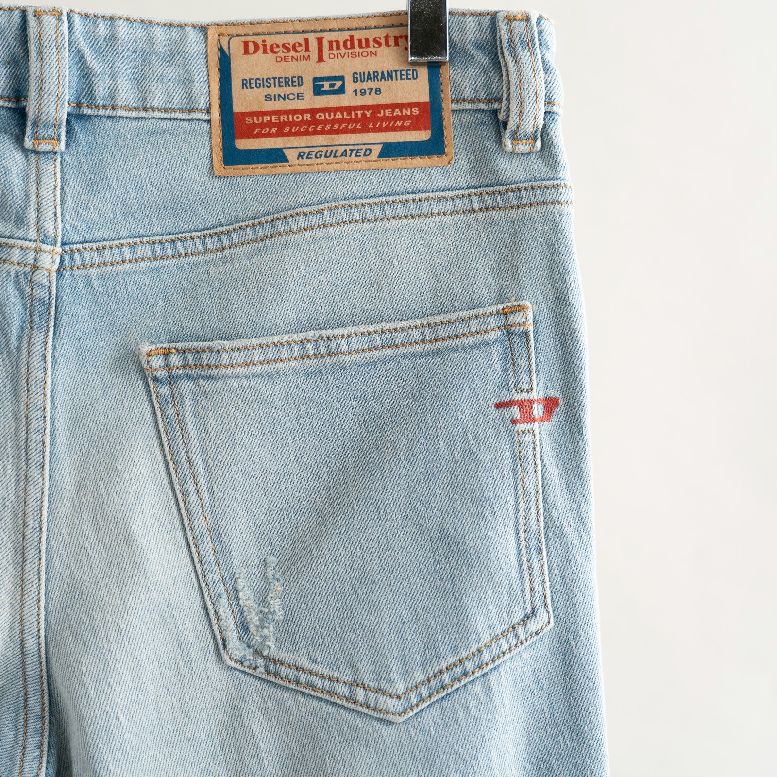Diesel D-BUCK 09H39 – ยีนส์ทรง Bootcut