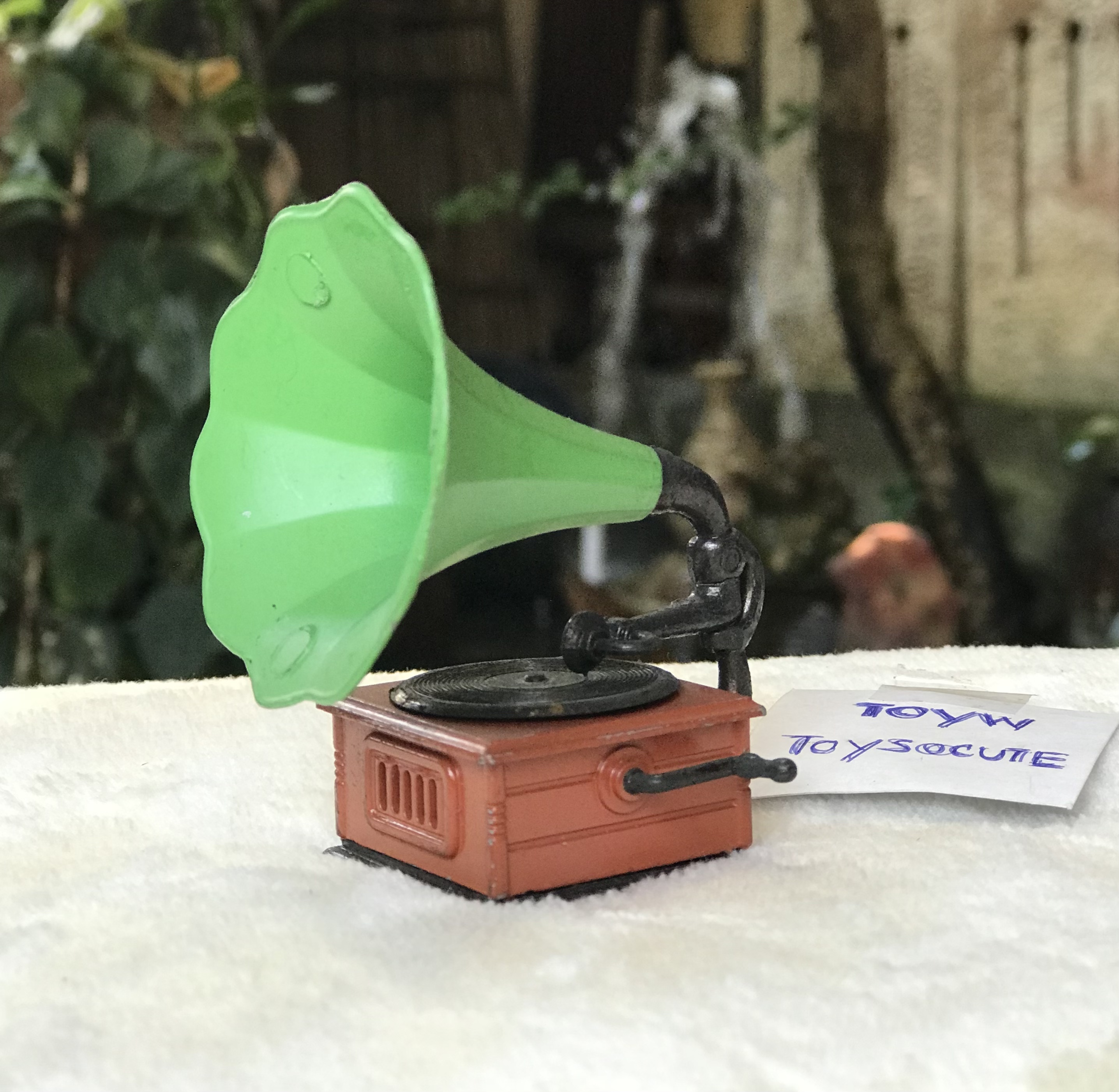 Antique Pencil Sharpener - Hong Kong กบเหลาดินสอเหล็กวินเทจ กบเหลาดินสอโบราณ สเตชันเนอรี Retro รูปทรงลูกโลก เครื่องเล่นแผ่นเสียง,เก็บสะสม ตั้งโชว์ แต่งบ้าน แต่งร้านสวยๆ