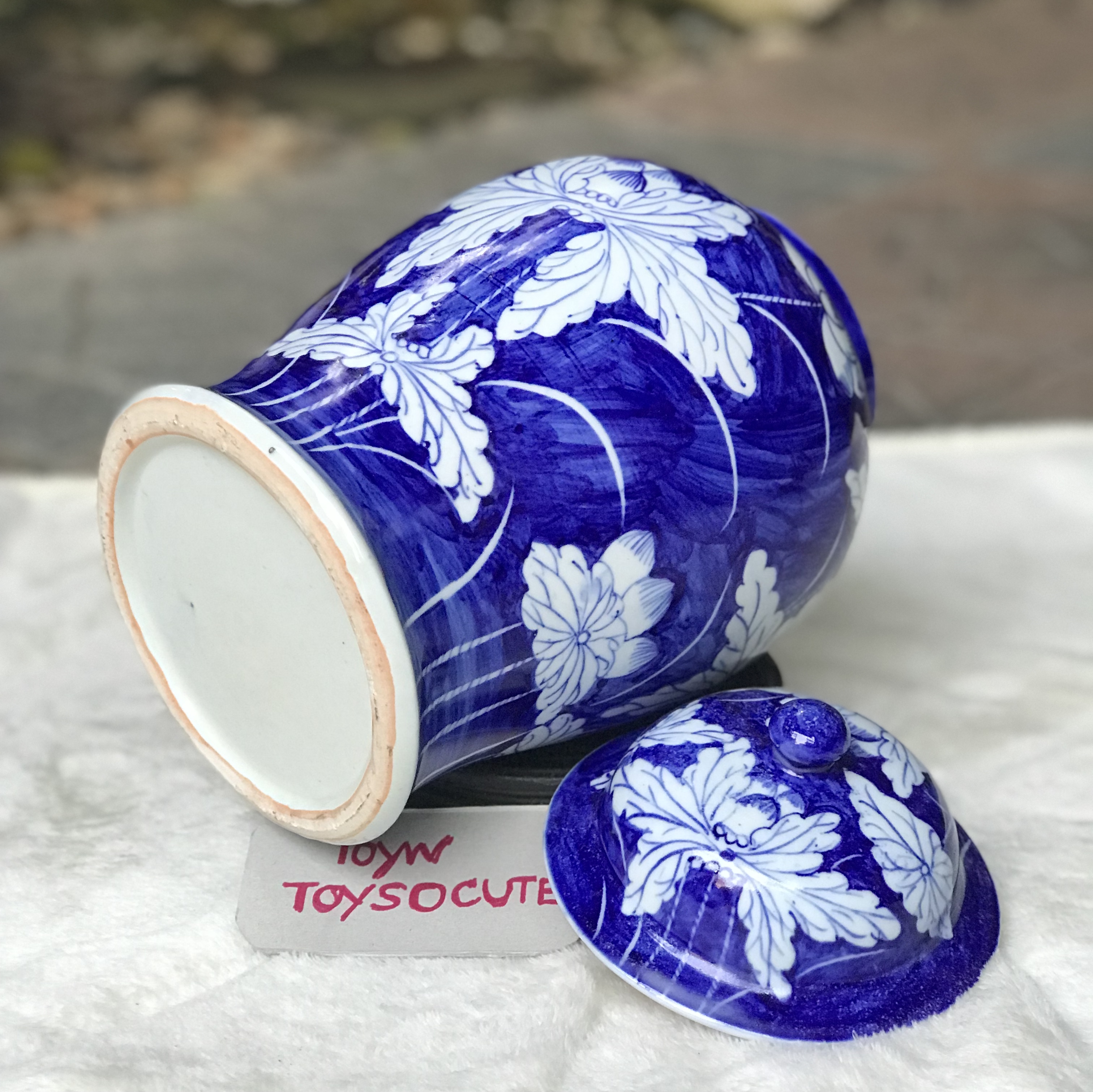 เก่าเก็บ Blue & White Porcelain โถน้ำเย็นโบราณ เนื้อกระเบื้องกังใส พื้นครามเขียนลายกอบัว