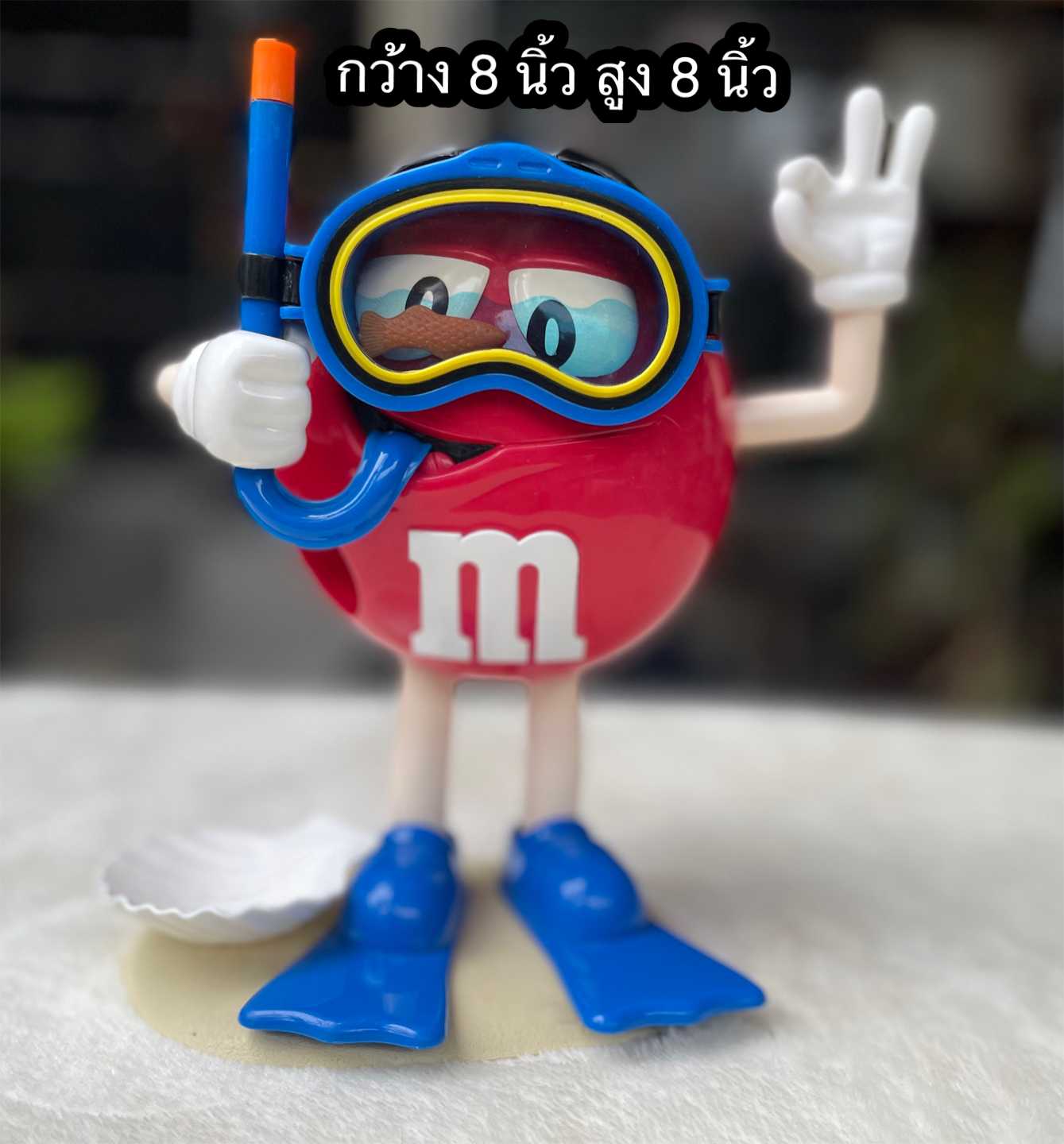 ￼โมเดล ตุ๊กตา M&M เอ็ม แอนด์ เอ็ม นักดำน้ำสกูบา ฝาหลังเปิดได้ แขนกดขยับได้ M&M's Red Scuba Diver Candy Dispenser