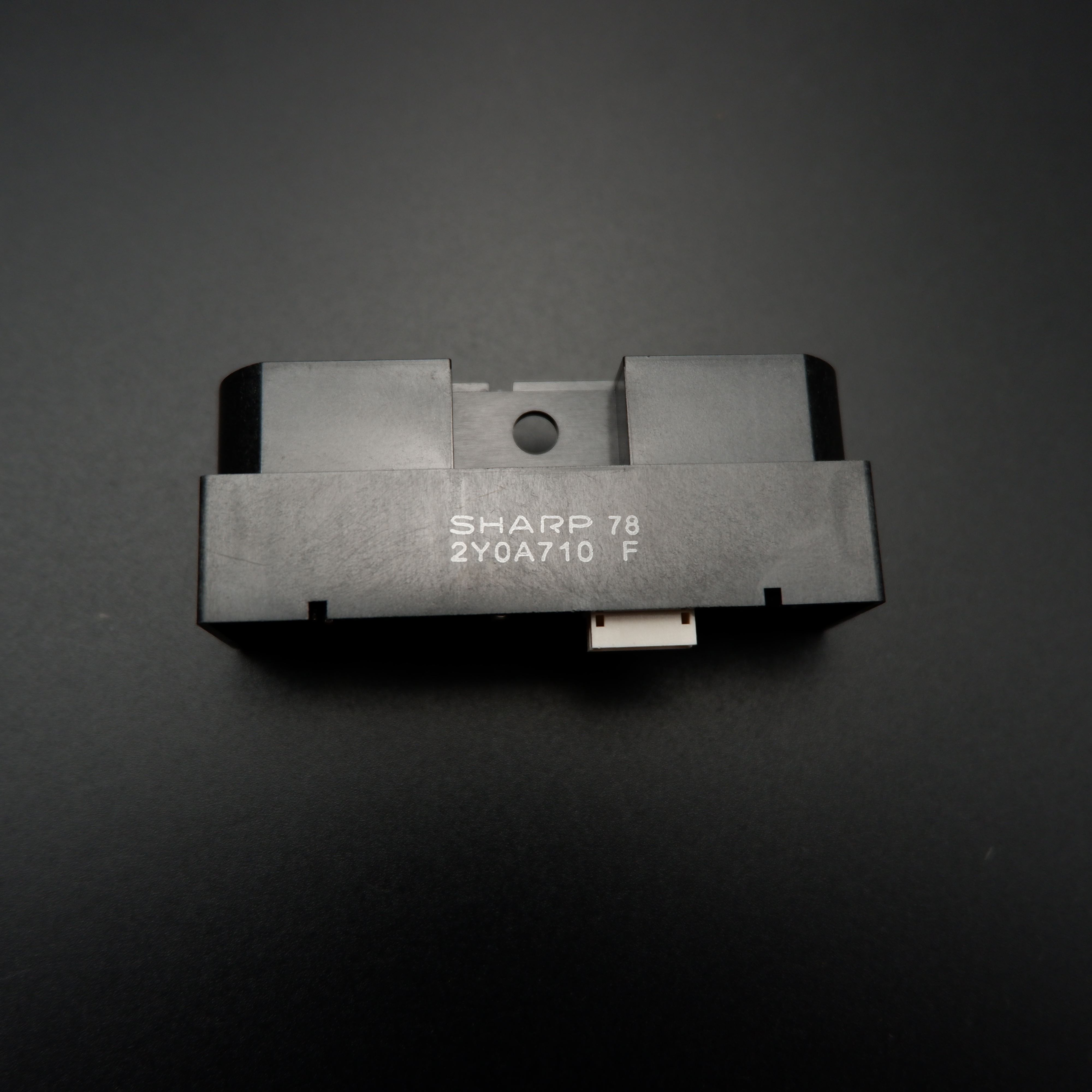 Sharp GP2Y0A710K0F Analog Infrared Distance Sensor (100 - 550cm) + แถมสายต่อ JST