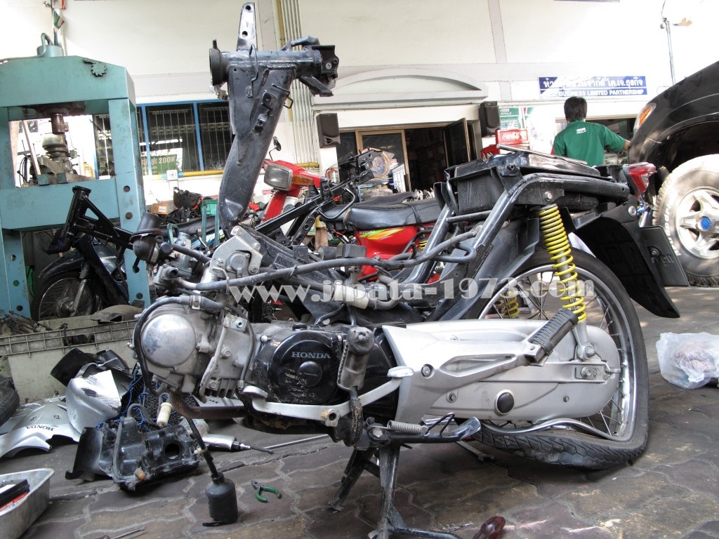 งานดัดโครงตัวถัง Honda Wave 100 s