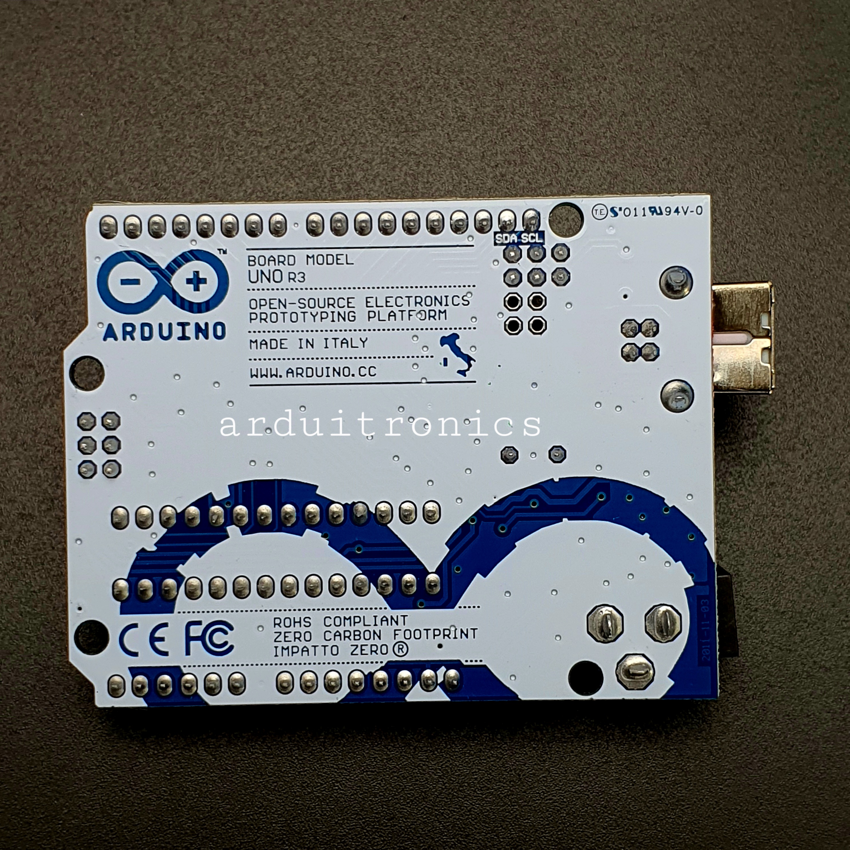 Arduino UNO R3 + Free USB Cable (Compatible)