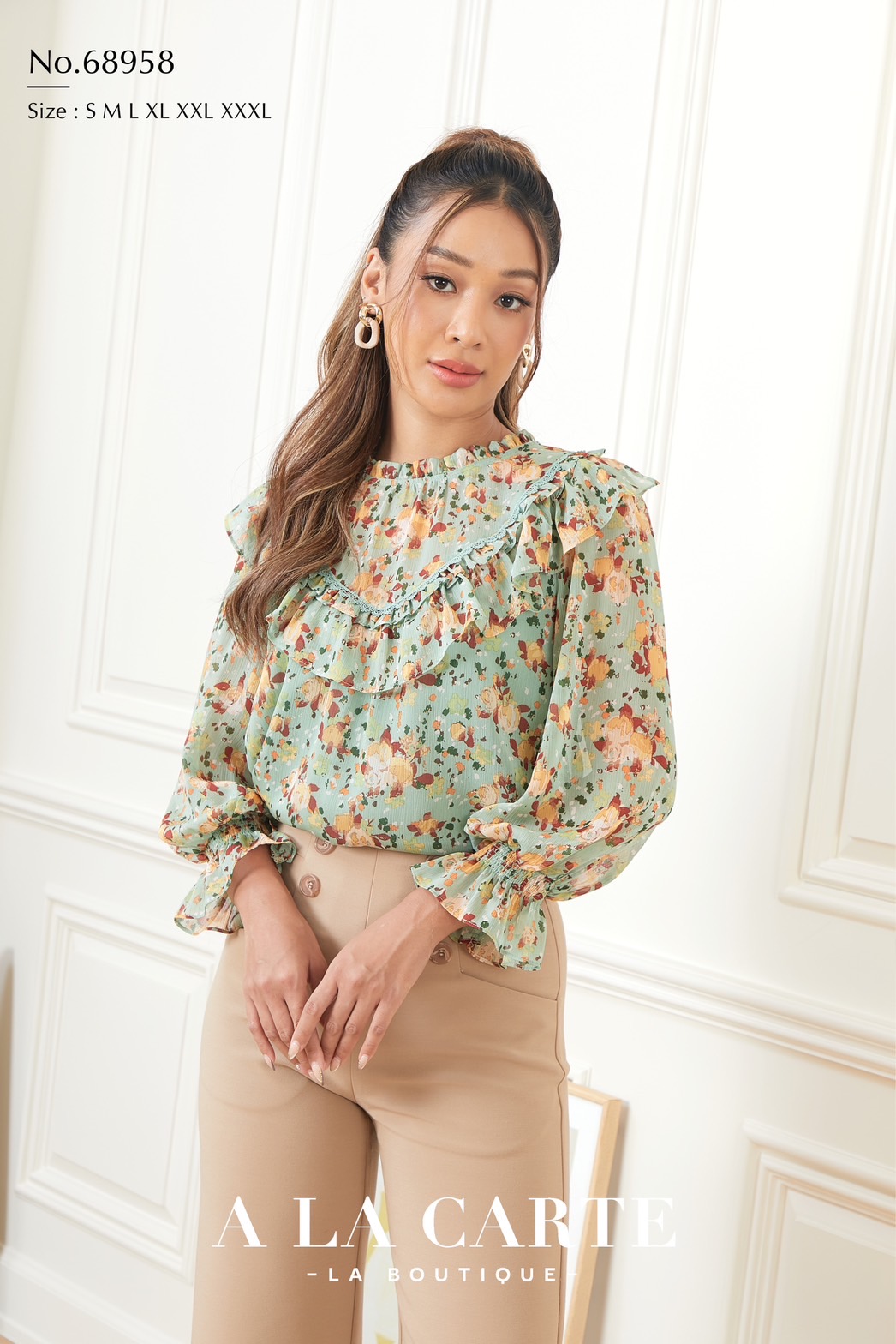 68958 เสื้อ🌼A la carte🌼ชีฟองพิมพ์ลาย เนื้อผ้าเยื่อไม้พิมพ์ลาย แต่งระบายด้านหน้า ทริมลูกไม้ ทรงแขน 4 ส่วน สม็อกขอบแขน🌸สีกรม S-XL เขียว XL