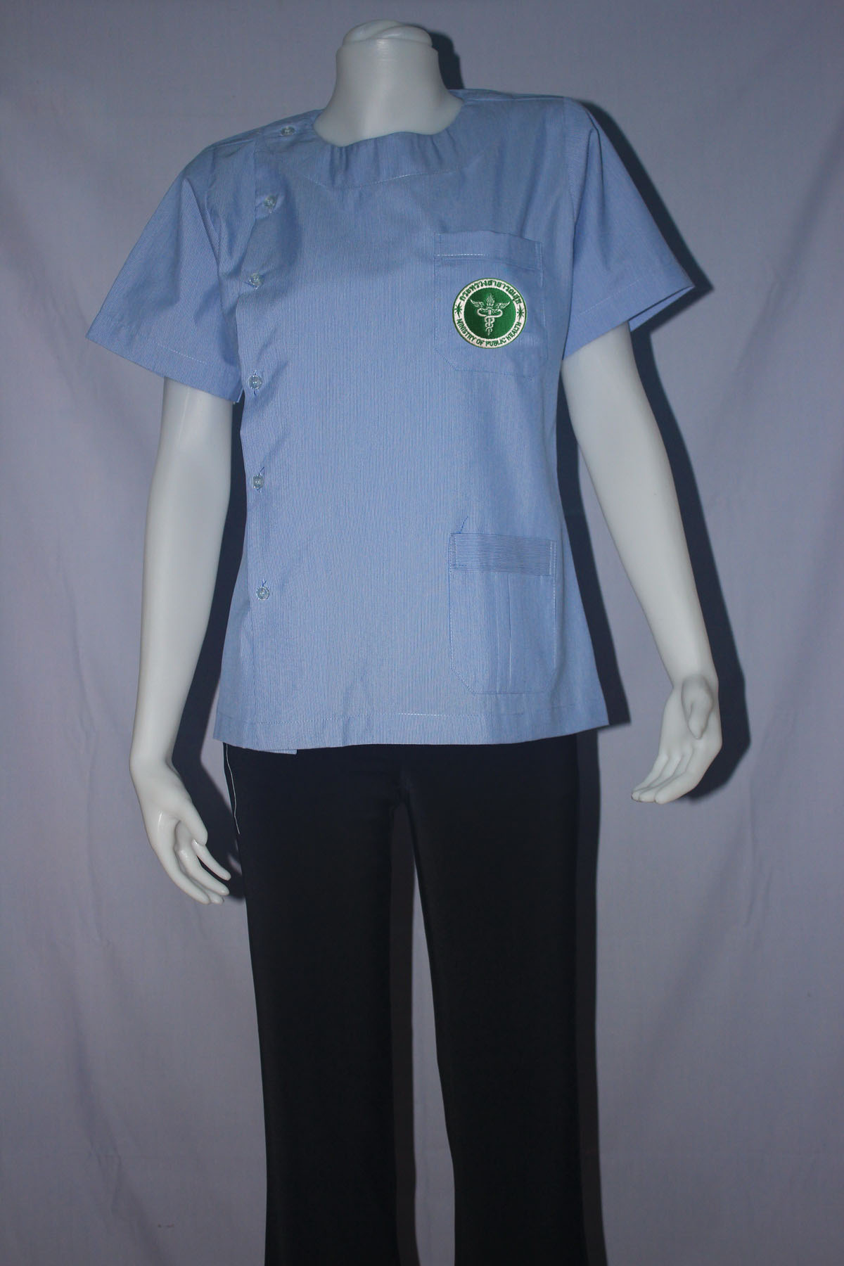 เสื้อริ้วฟ้าขาว คอกลม ปักกระทรวงสาธารณสุข ผู้หญิง