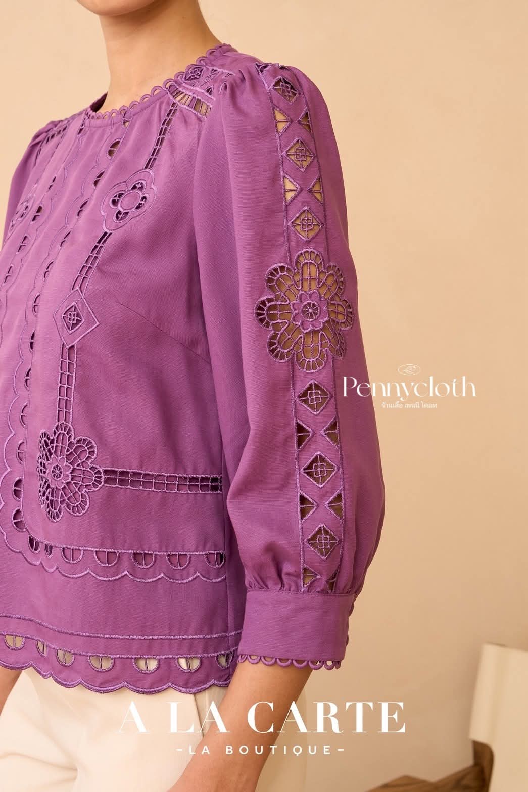 69879 เสื้อ Alacarte ลินินซิลด์ งานปักฉลุ ลายกราฟิกและดอกไม้ คอกลม แขน 5 ส่วน by PENNY CLOTH