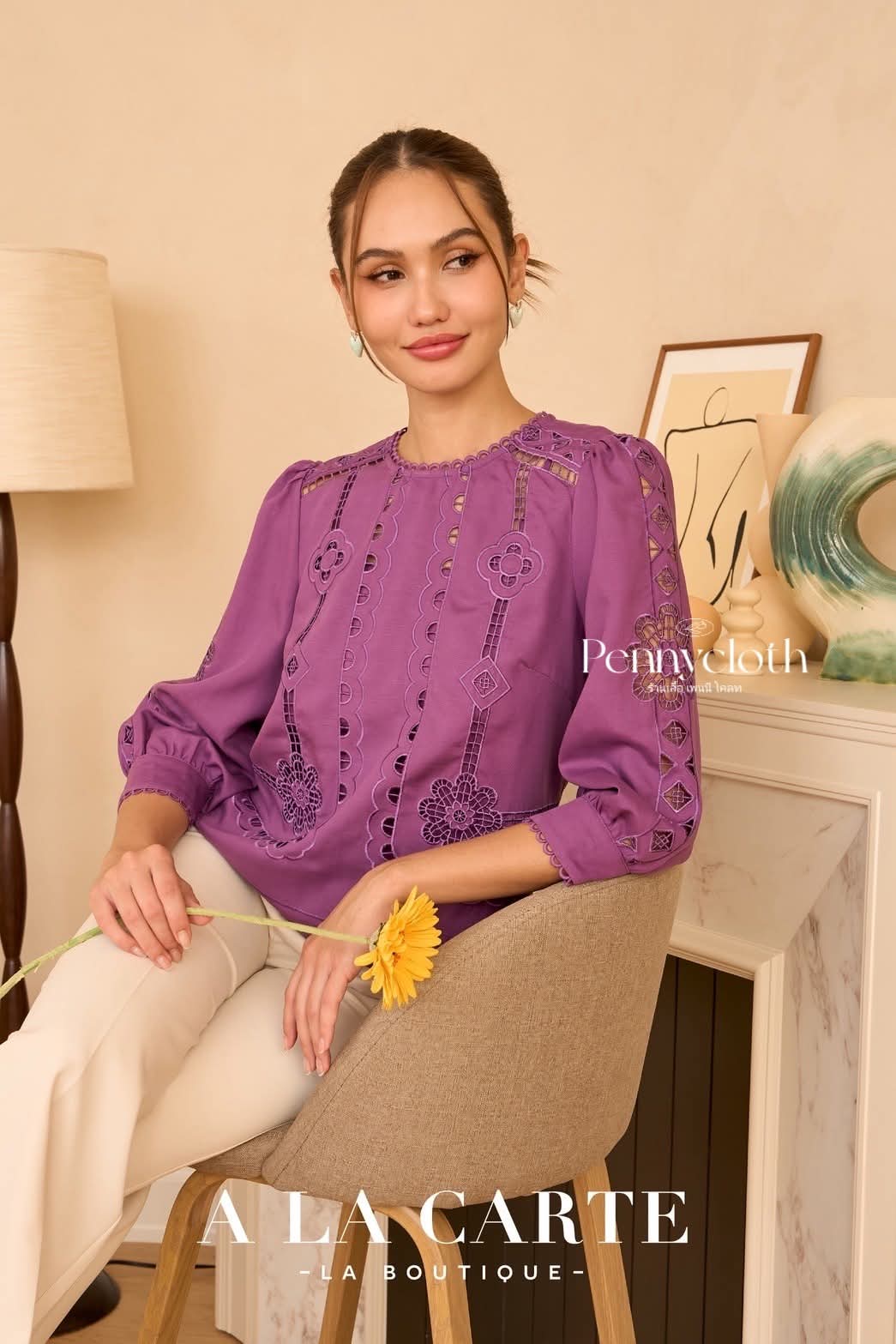 69879 เสื้อ Alacarte ลินินซิลด์ งานปักฉลุ ลายกราฟิกและดอกไม้ คอกลม แขน 5 ส่วน by PENNY CLOTH