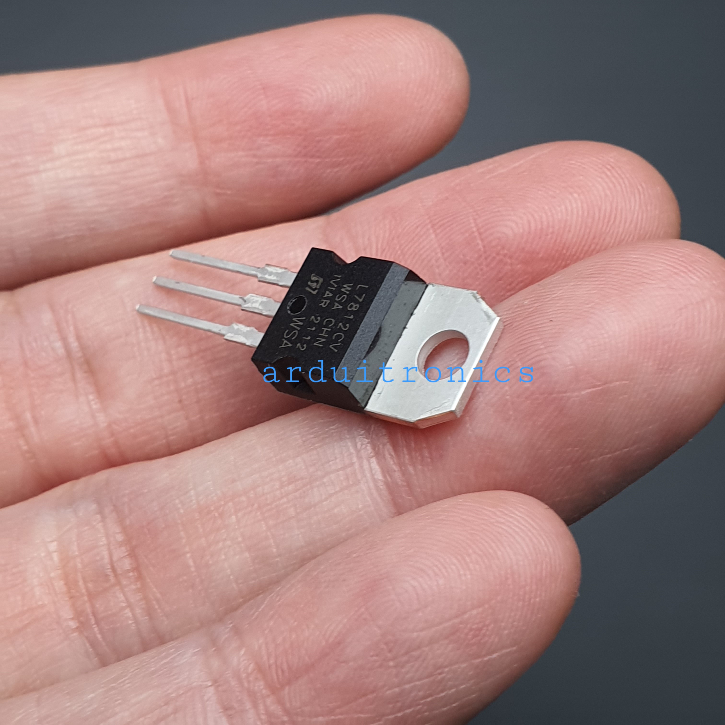 L7812V STmicroelectronic (1ชิ้น)