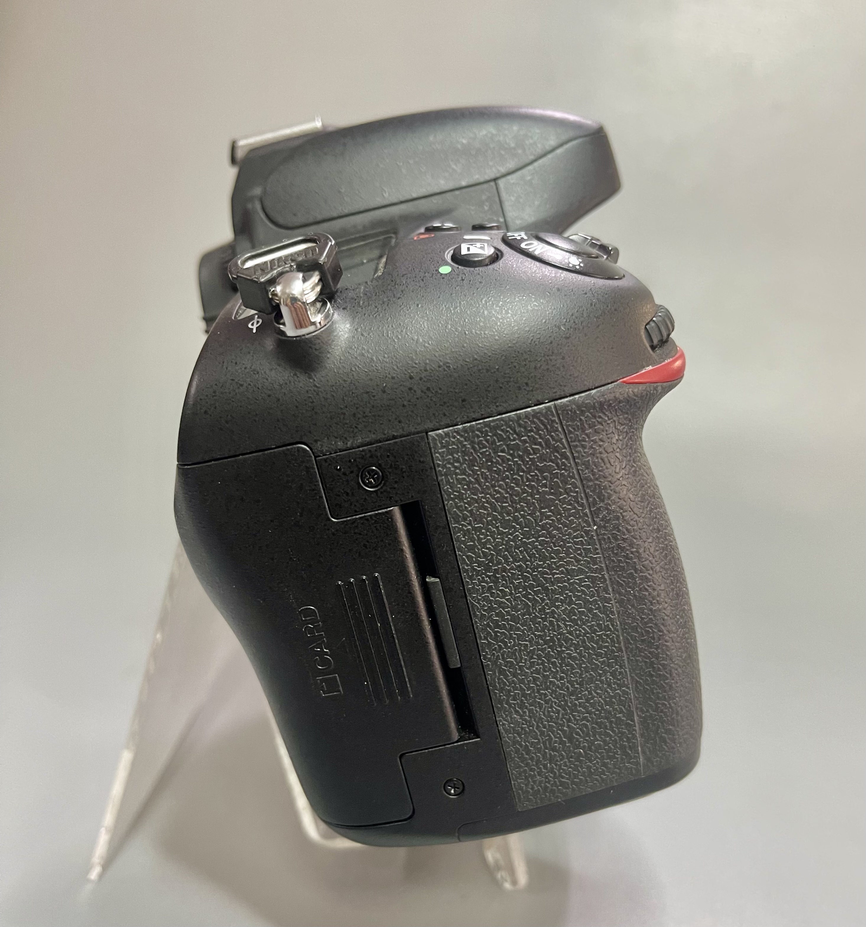 ขาย Nikon D610(body)/ Nikon WU-1b หมดประกันศูนย์ ใช้น้อย ชัตเตอร์ 14134 นางฟ้า สวยเหมือนใหม่