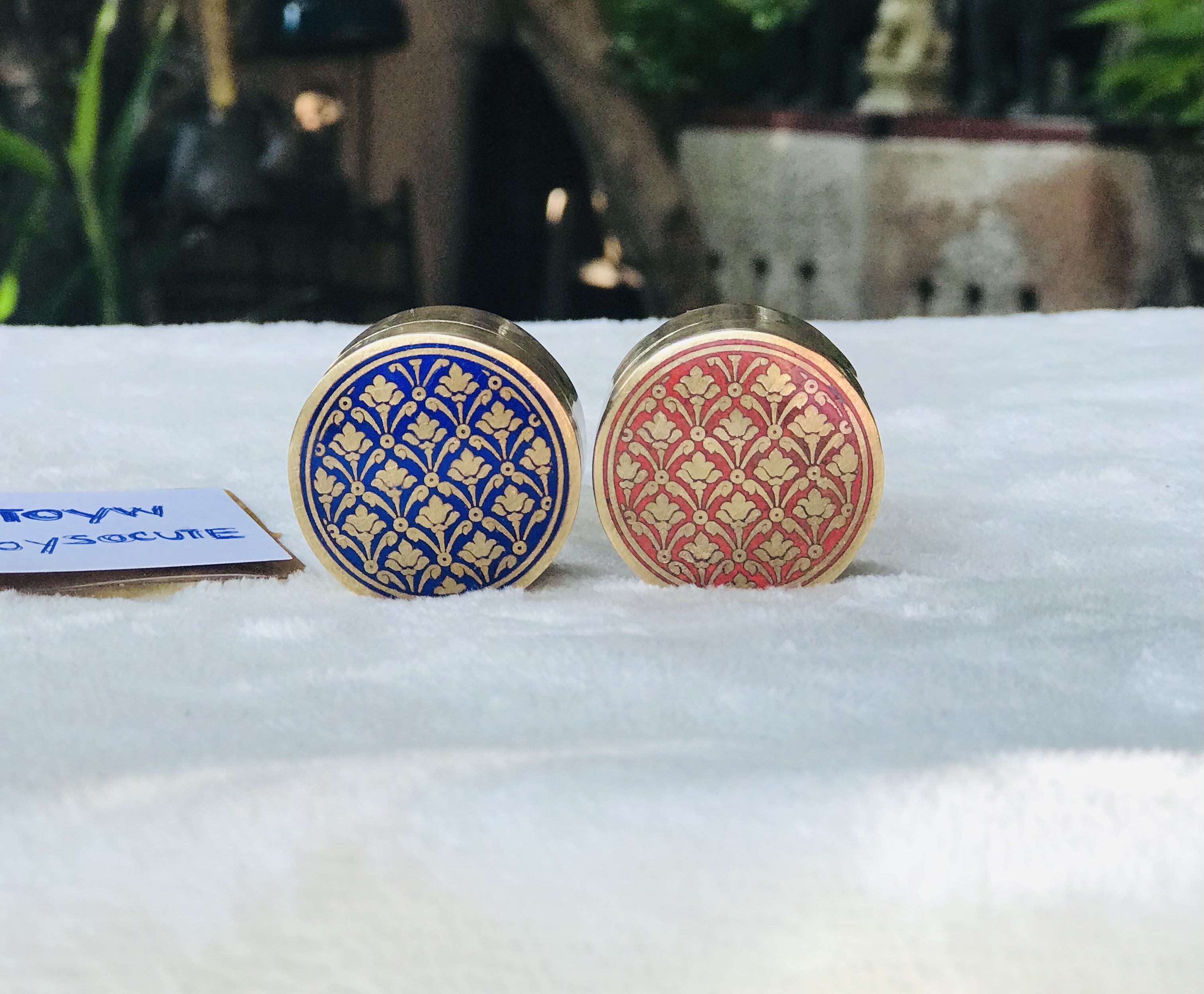 ราคาเริ่มต้นชุดละ 1,090 บาท Antique Brass ชุด 2 ชิ้น/ 4 ชิ้น งานทองเหลืองเก่า ตลับทองเหลืองลงยา ตลับขี้ผึ้งทองเหลืองลงยา ใส่ของมงคล มวลสาร