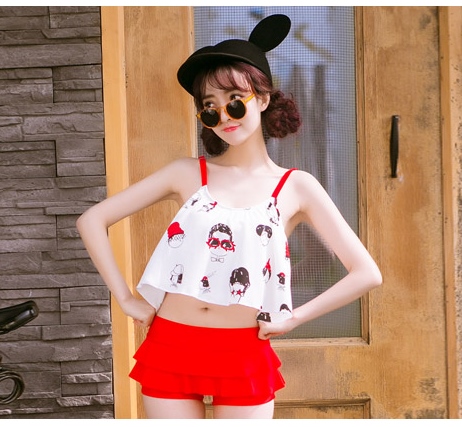***พรีออเดอร์***บิกินี่ชุดว่ายน้ำทูพีซ two-pieces สีขาวแดงลายการ์ตูนสีดำ สดใสน่ารักรับลมทะเล สวยเหมือนแบบค่ะ