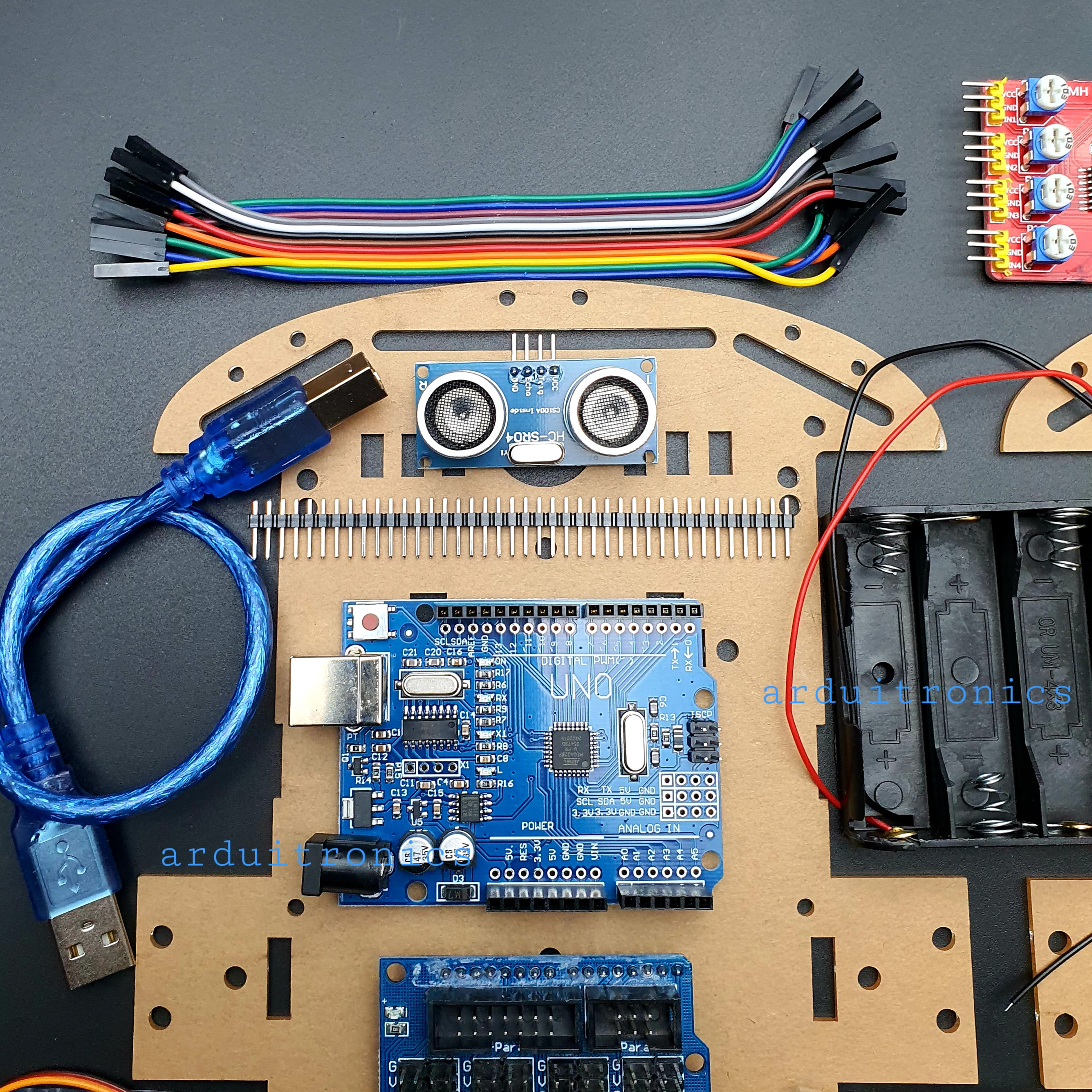 ชุด Arduino Smart Car Robot Kit 4 ล้อ (4WD) รถหุ่นยนต์หลบหลีกสิ่งกีดขวางและเดินตามเส้นครบชุด Smart Car Kit