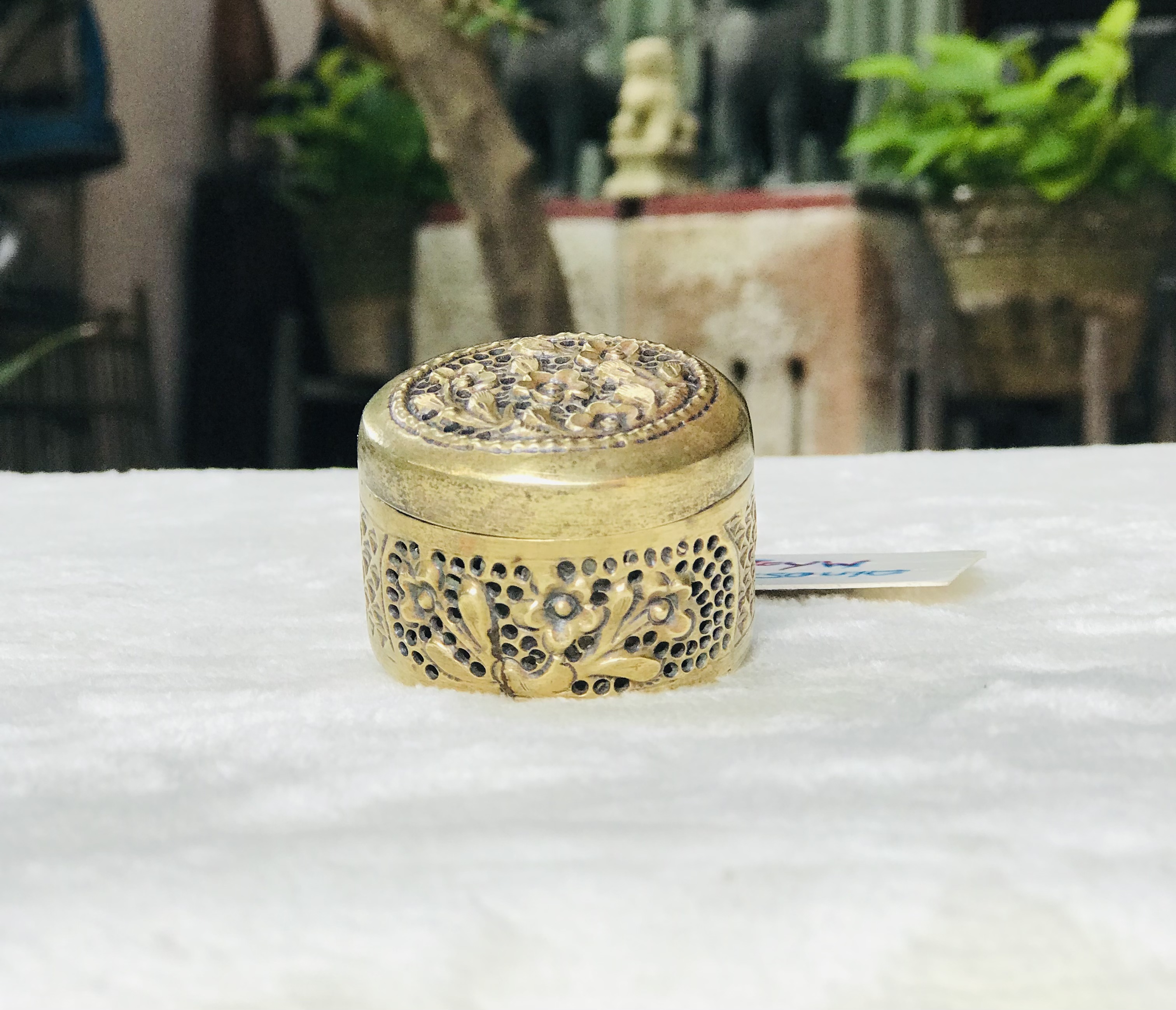 เริ่มต้น 290 บาท Antique Brass งานทองเหลืองเก่า ตลับทองเหลืองตอกลาย ตลับขี้ผึ้งทองเหลืองลายเทพพนม ทรงกลม ทรงรี ทรงลูกจันทร์ ทรงฟักทอง