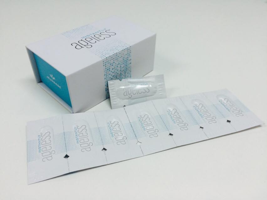 Instantly Ageless อินแสตนลี่ เอจเลจ ครีมทาถุงใต้ เห็นผลใน 1 นาที