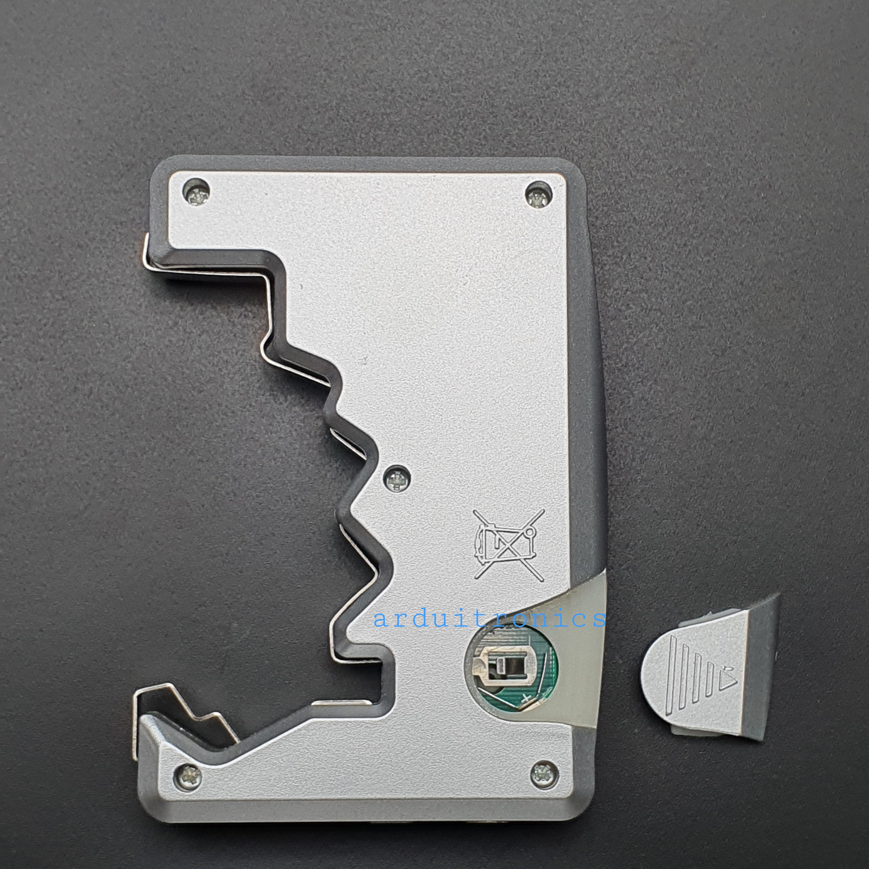 เครื่องวัดทดสอบแบตเตอรี่ Battery Tester (สีเงิน)