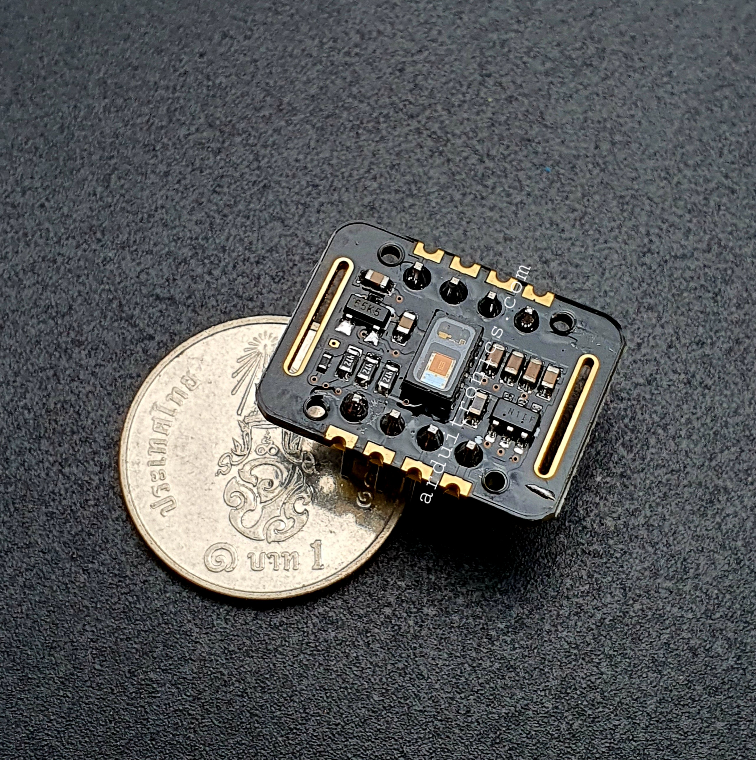 MAX30102 High-Sensitivity Pulse Oximeter and Heart-Rate Sensor for Wearable Health Compatible with Arduino บัดกรีแล้ว