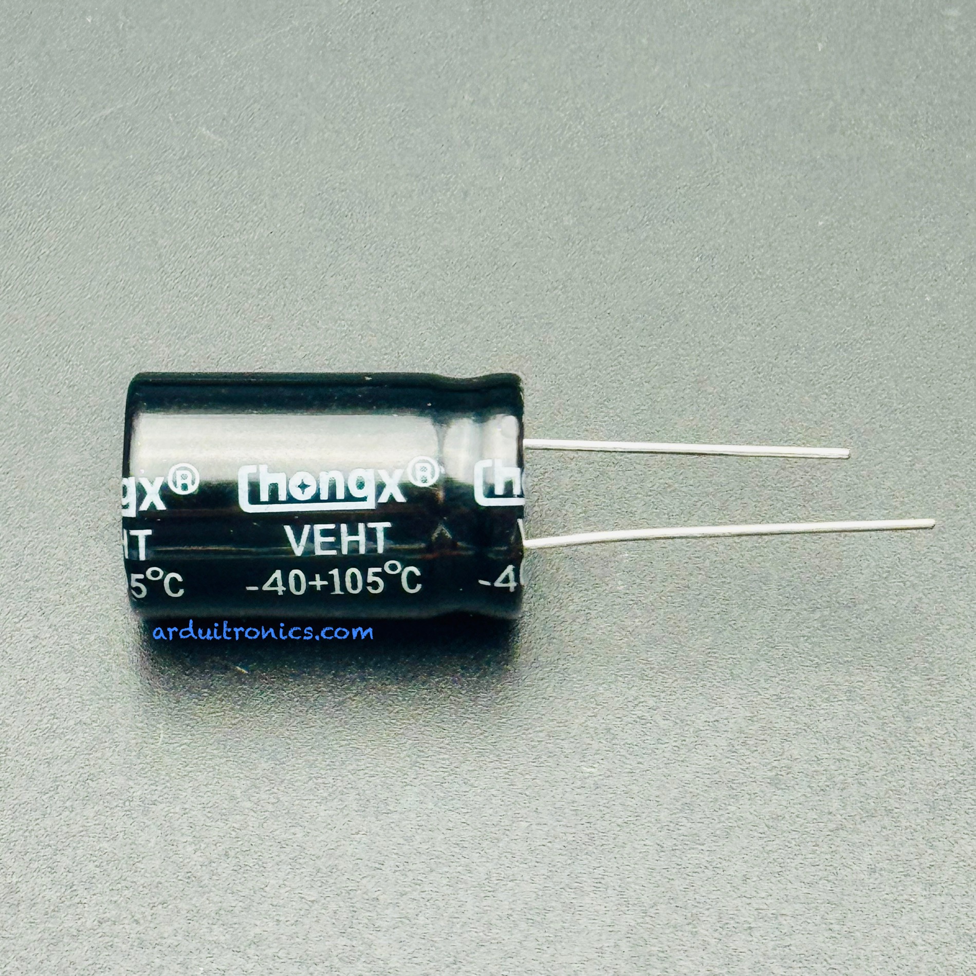 ตัวเก็บประจุ ตัวเก็บประจุแบบมีขั้ว Capacitor 4700uF 25V Size 16x25mm ตัวเก็บประจุแบบมีขั้ว (1 ตัว)
