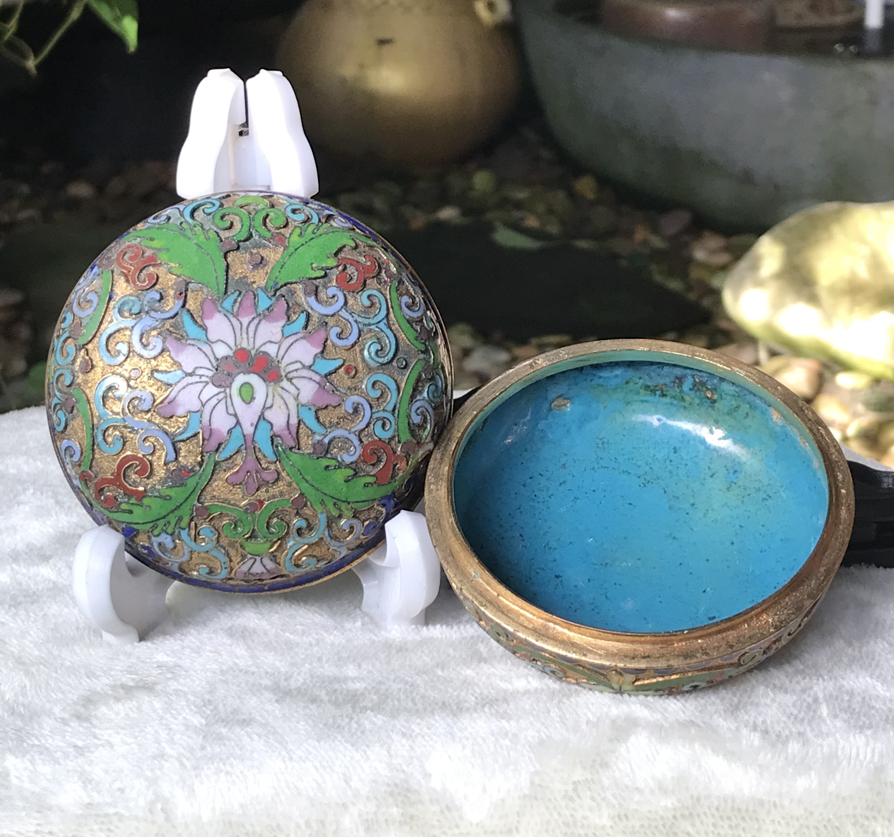 งานเก่า ตลับทองเหลืองถมปัด งานถมปัดโบราณสภาพสวยหายาก