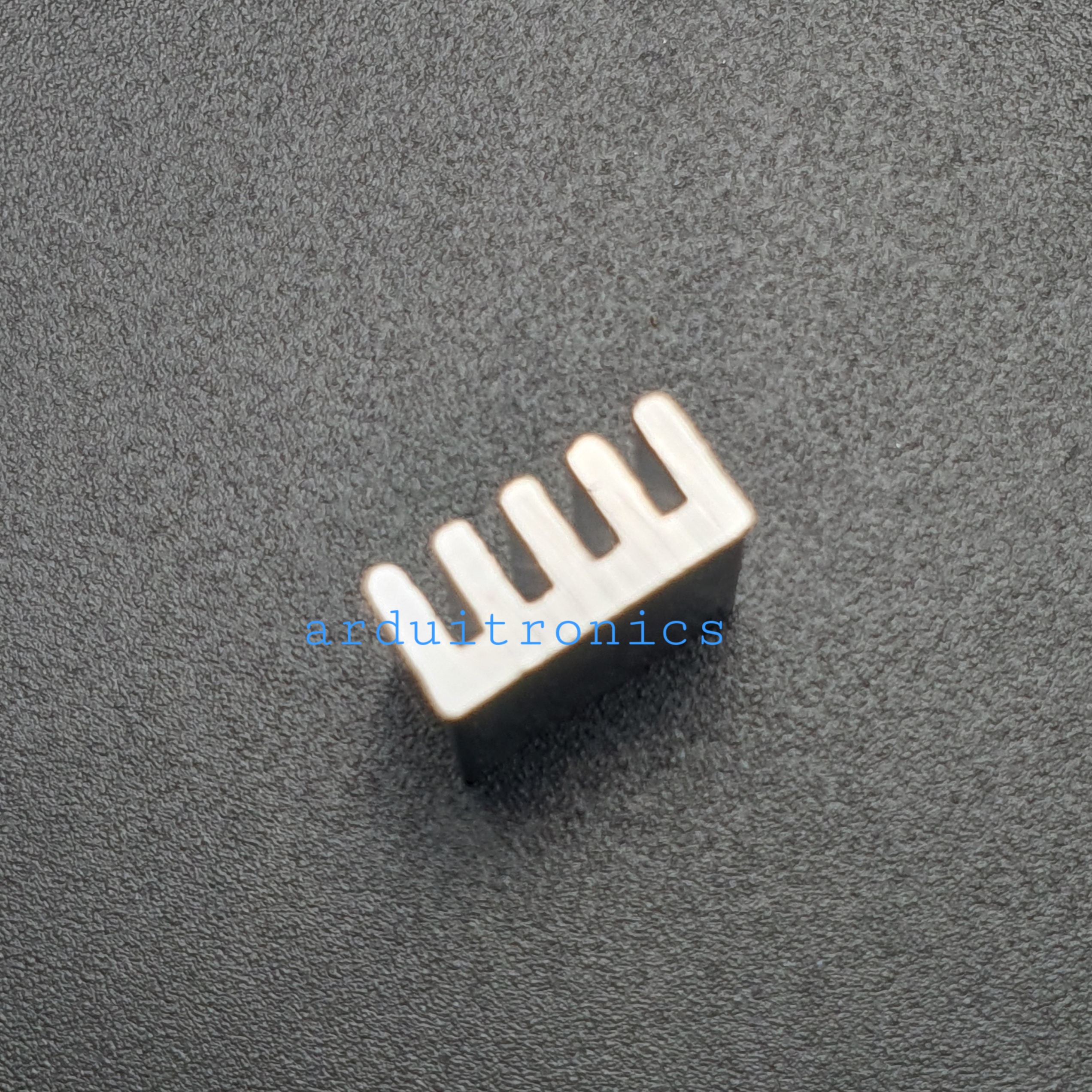 แผ่นระบายความร้อนขนาดเล็ก Heatsink 11x11x5mm (1 ชิ้น)