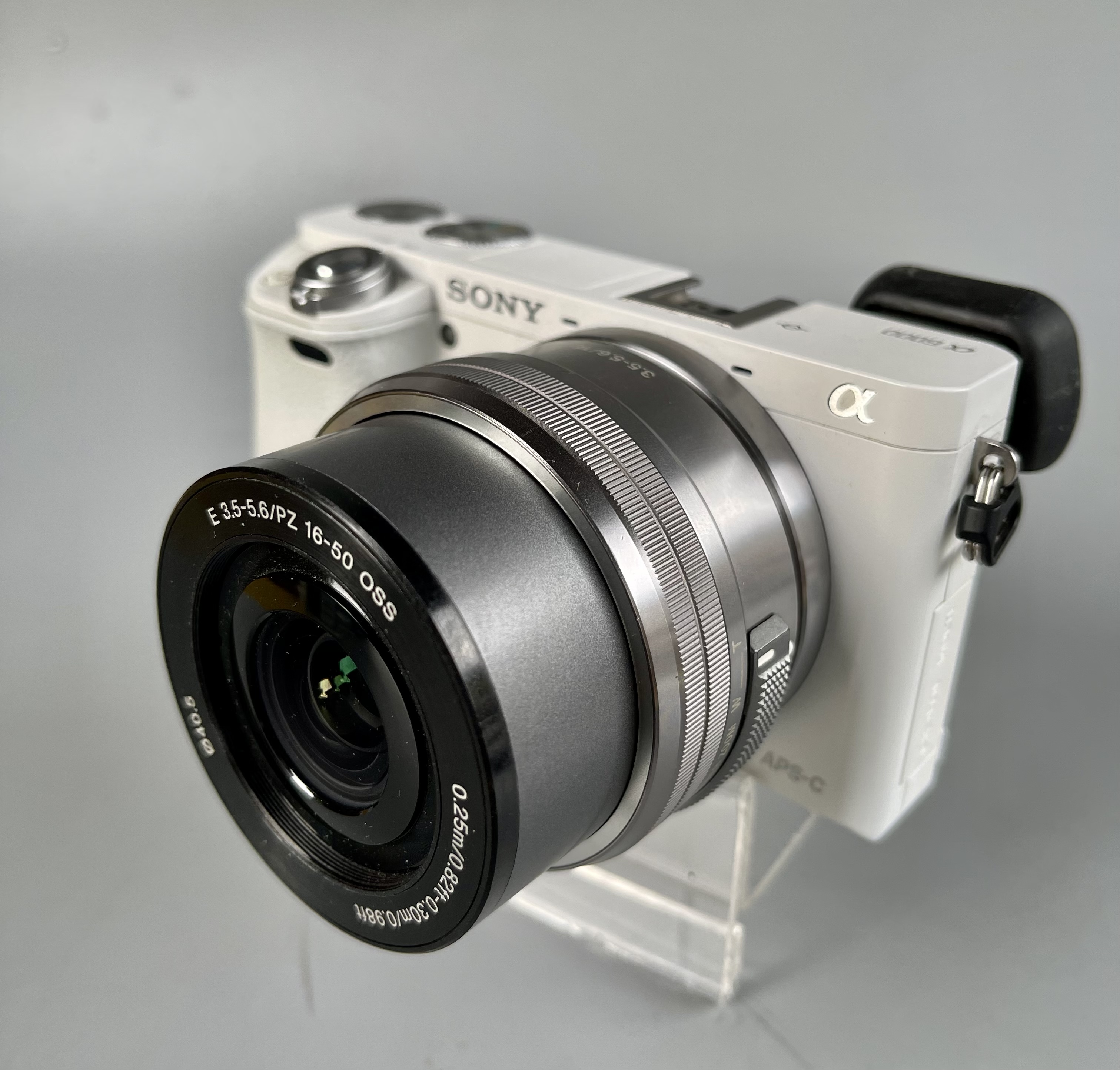 ขาย Sony A6000 พร้อมเลนส์ 16-50 OSS ชัตเตอร์น้อย 16537 สภาพสวยใช้น้อย