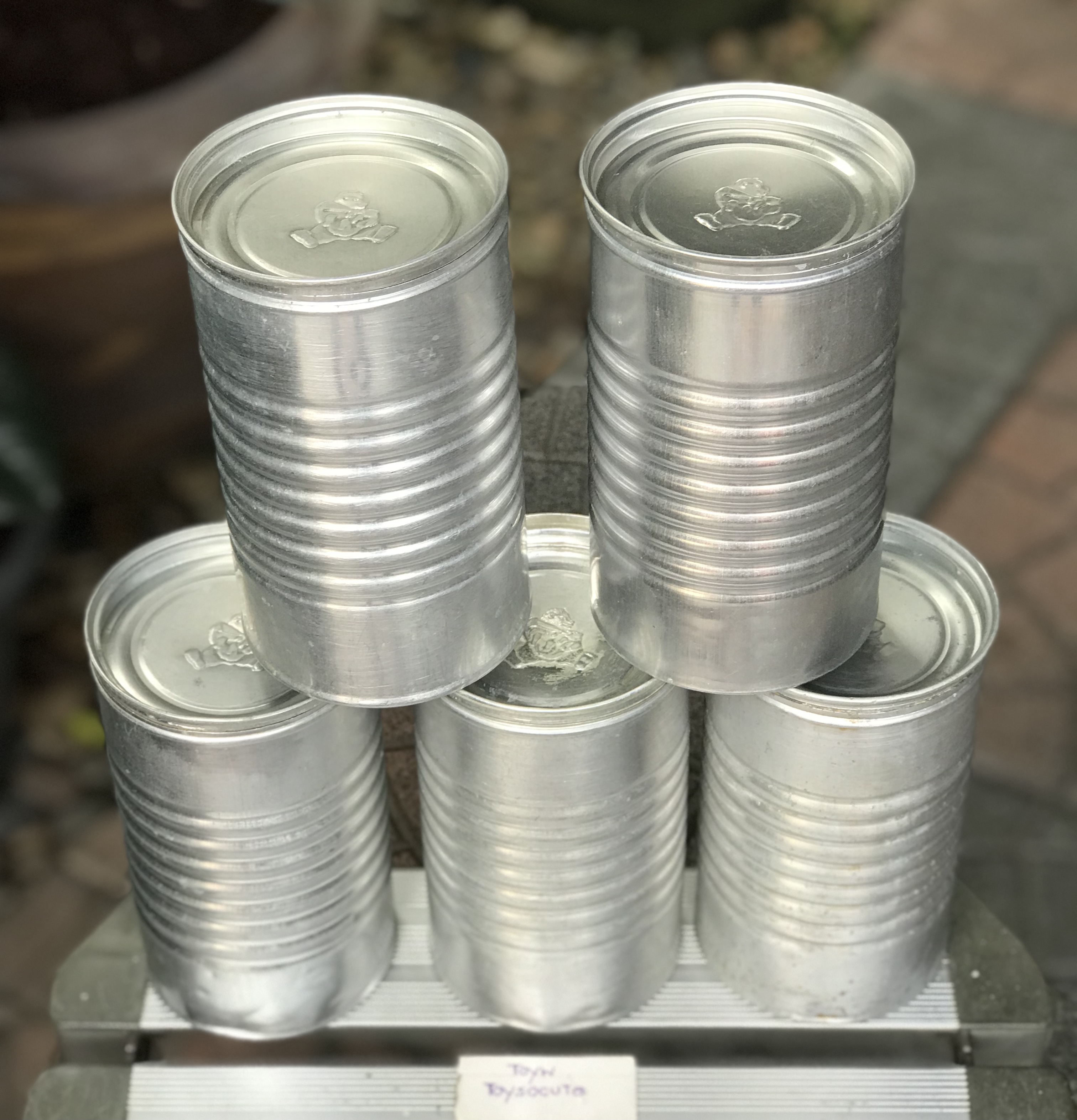 ใบละ 650 บาท ของสะสมของโบร่ำโบราณ กระป๋องนมตราหมีโบราณ Holland Guigoz ไม่รั่ว ไม่ผุ ใส่น้ำแช่เย็นดื่มดับกระหาย หรือ เพื่อการสะสม ตั้งโชว์ แต่งร้าน แต่งบ้าน