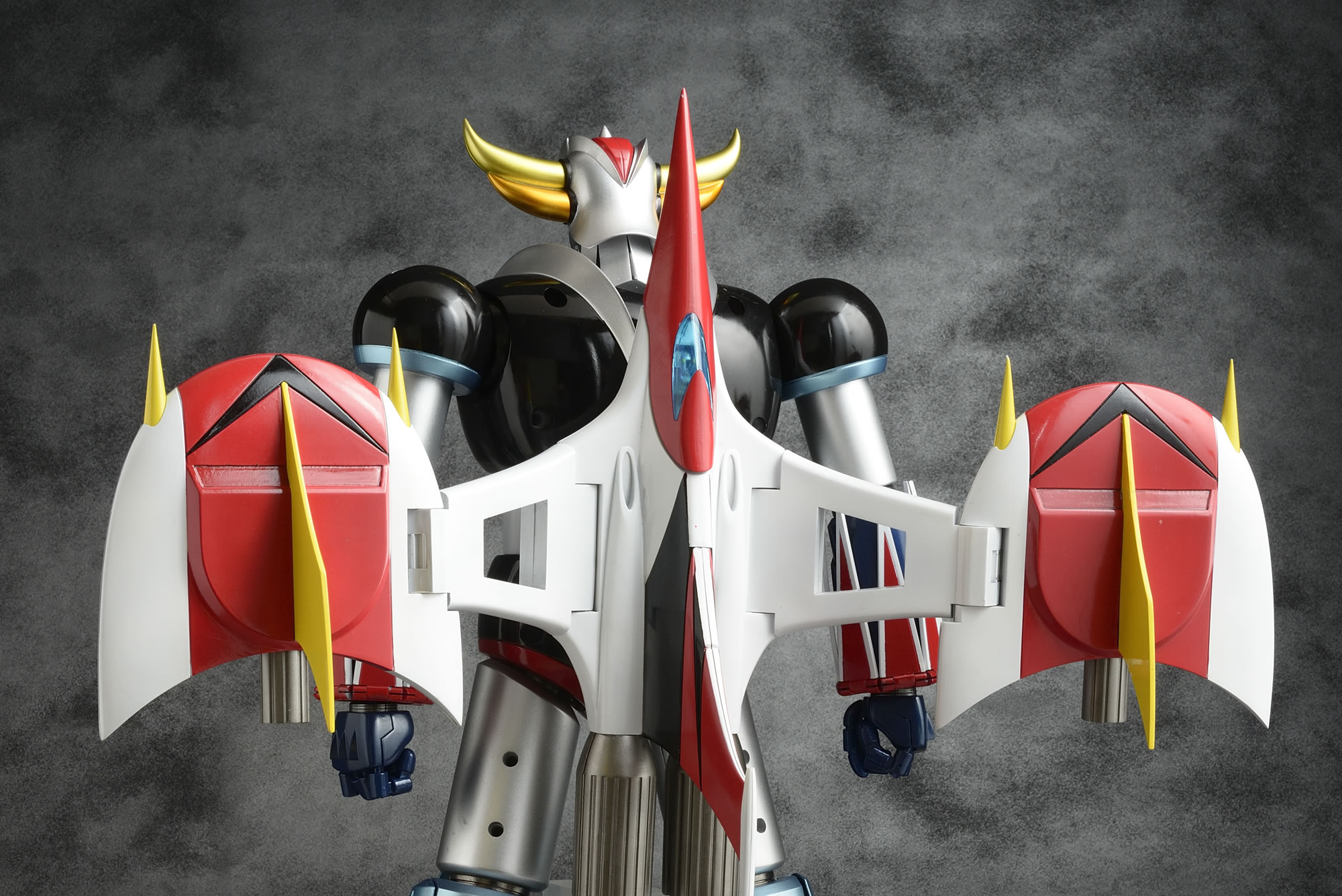 "Pre-Order" EVOLUTION TOY Grand Action Big Size Model Grendizer