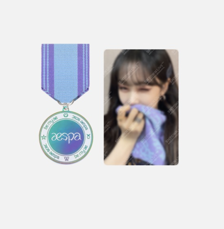 SMTOWN - ของสะสม SMTOWN LIVE 2022 : SMCU EXPRESS KWANGYA OFFICIAL MD - Aespa - Emblem Badge ระบุ ชื่อ ที่ต้องการ
