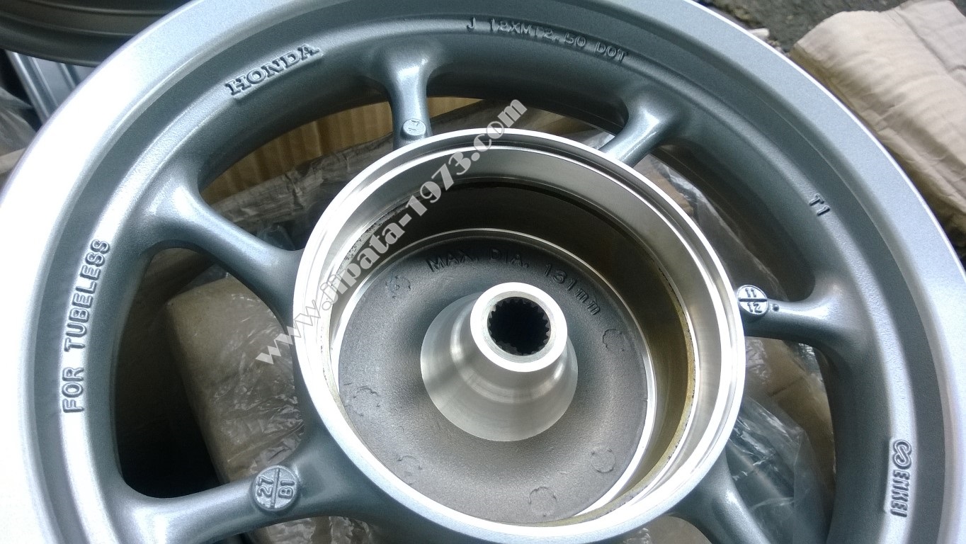 (Scoopy i) ชุดวงล้อแม็ก หน้า - หลัง Honda Scoopy i S12,Zoomer X แท้