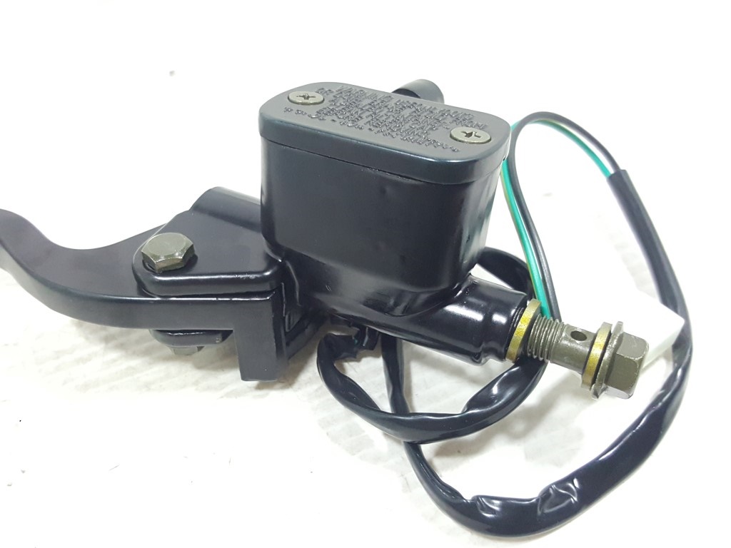 ชุดแม่ปั๊มเบรคหน้าตัวบน (มีให้เลือกด้านใน หลายรุ่น) งานไต้หวัน เกรดเอ