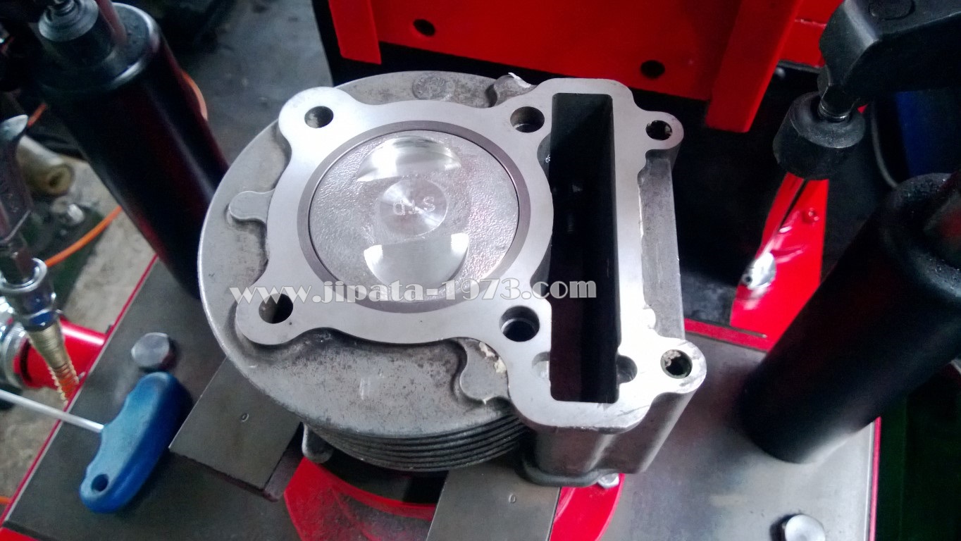 งานตีปลอกสูบลูกโตและทำวาล์วแต่ง