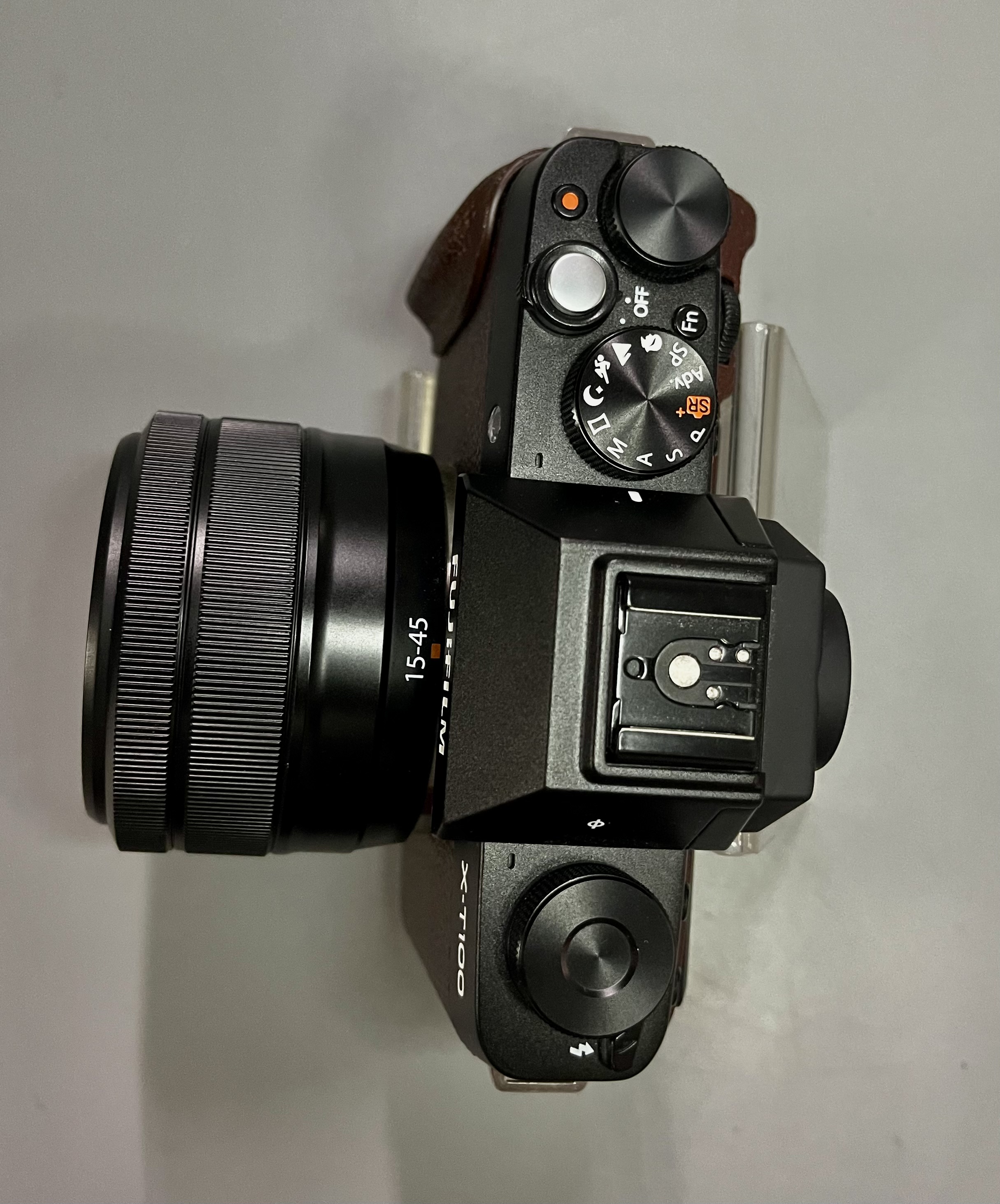 Fujifilm X-T100 Kit พร้อมเลนส์ 15-45mm น้ำตาลดำลิมิเตท เป็นสีพิเศษเฉพาะที่ Big camera ประกันศูนย์ สวยมาก