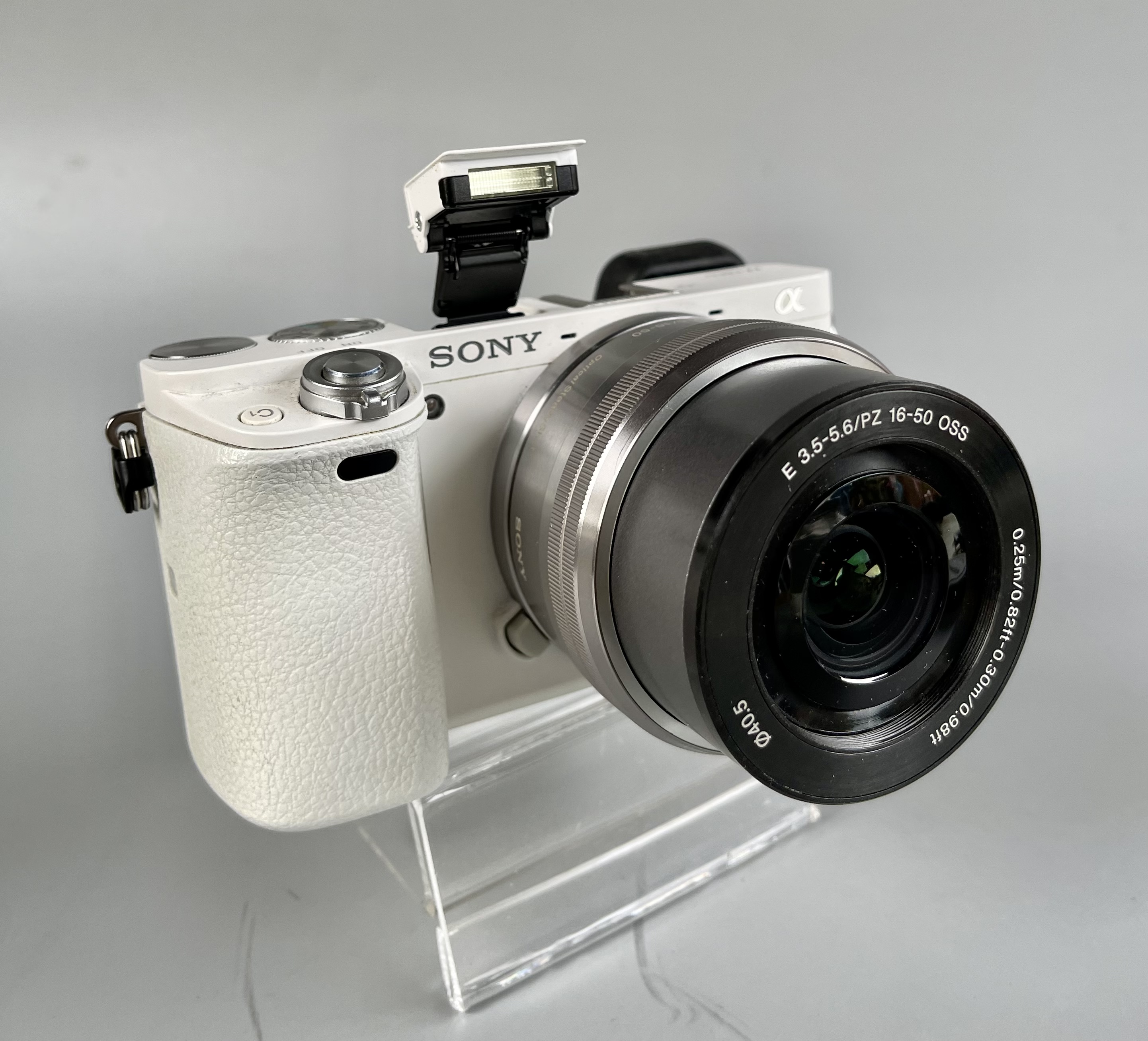 ขาย Sony A6000 พร้อมเลนส์ 16-50 OSS ชัตเตอร์น้อย 16537 สภาพสวยใช้น้อย