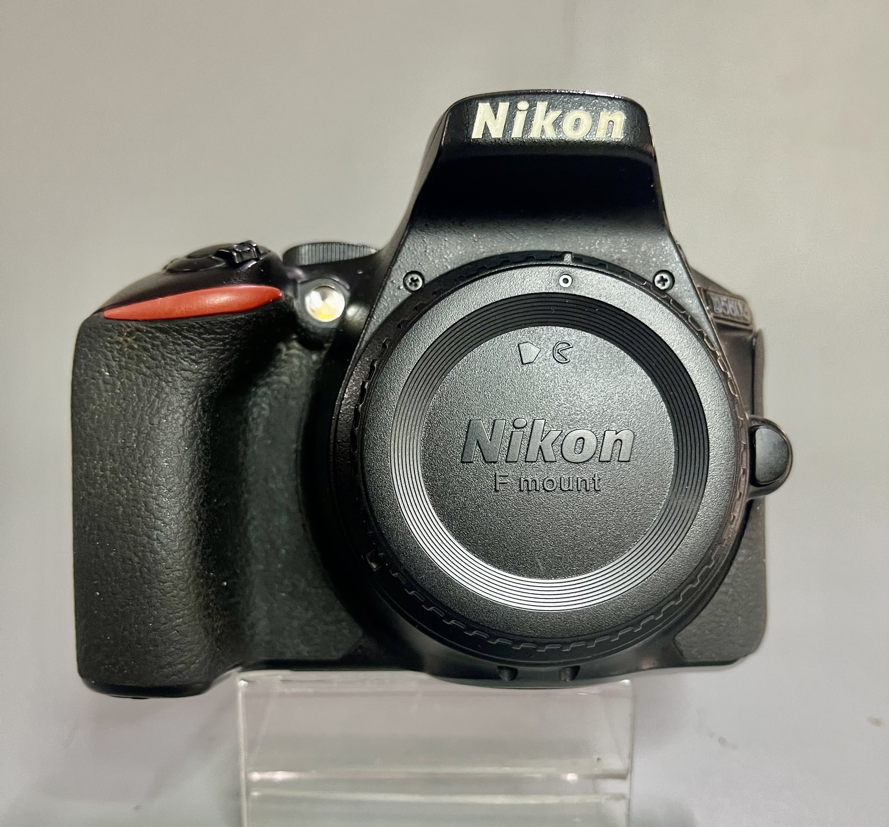 ขาย Nikon D5600 + Lens AF-S DX 18-55mm VR f3.5-5.6 G II Wifi ทัชสกรีน เครื่องสวยเมนูไทย คุ้มเกินราคา