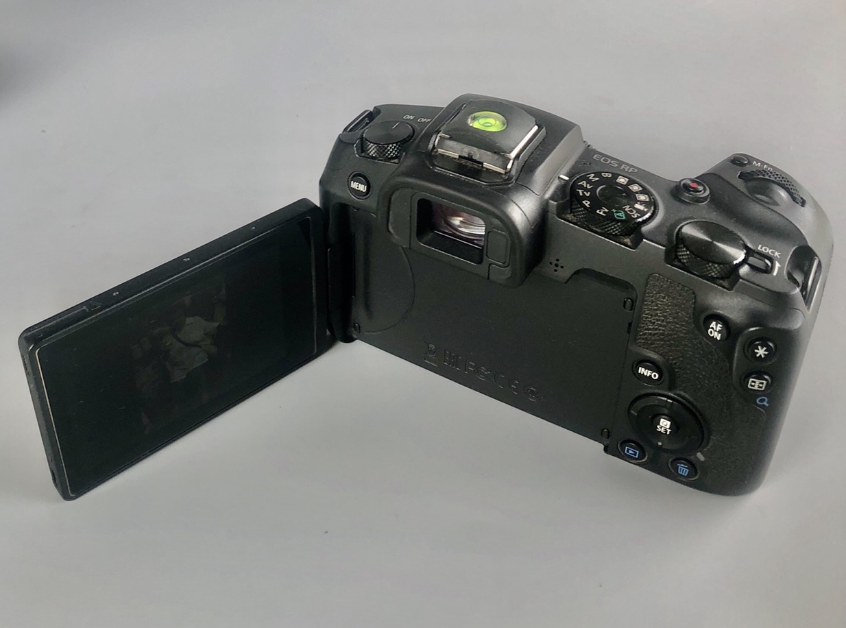 ให้เช่ากล้อง CANON EOS RP” กล้องมิเรอร์เลสฟูลเฟรม เล็กและเบาที่สุดของCanon + Adapter