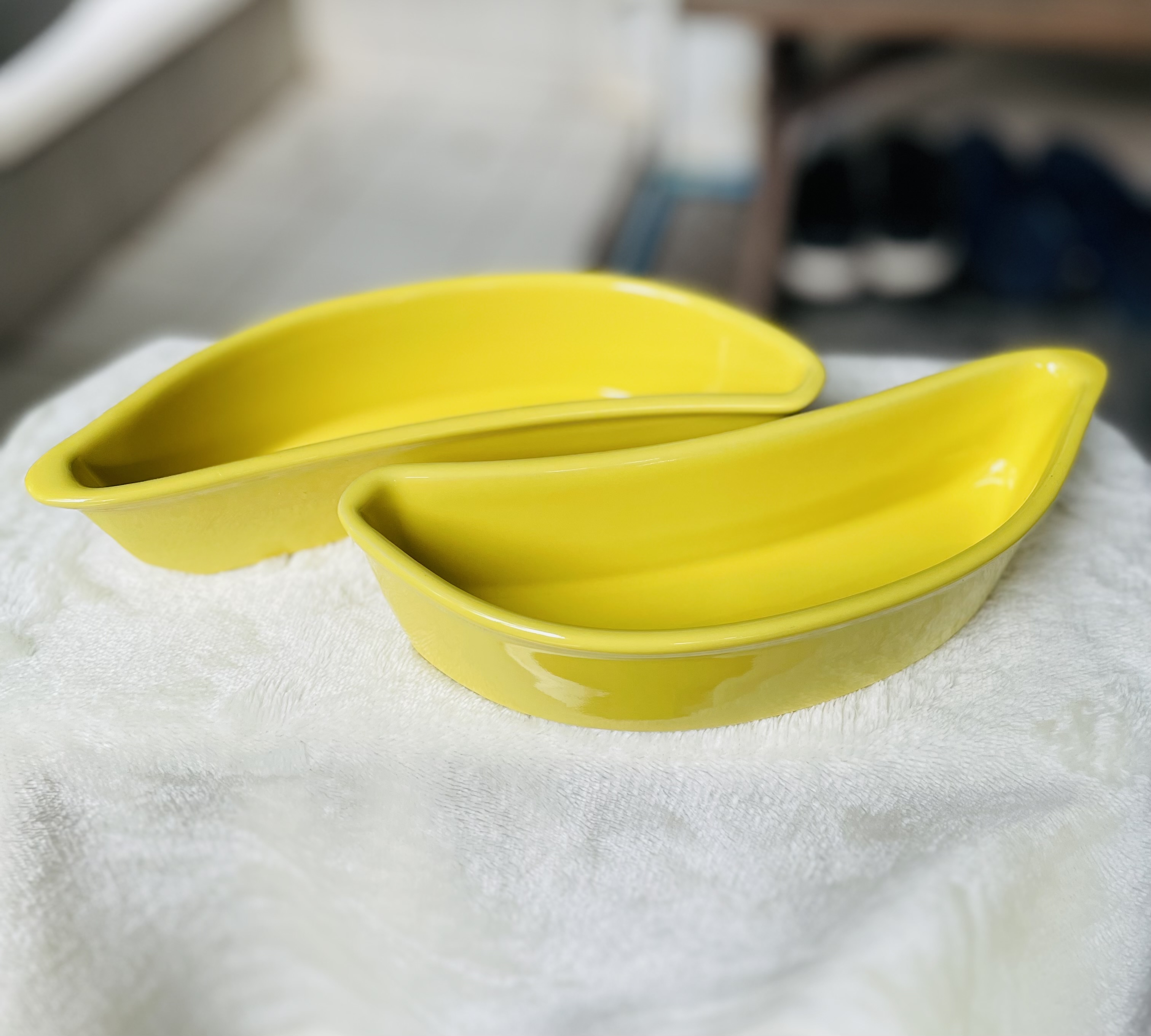 ส่งต่อราคาต่อชิ้น จานเซรามิครูปกล้วย Yellow Solid Banana Shaped Dishes/Bowls ใส่ขนม เครปกล้วย จัดเก็บของรักษ์ ตกแต่งบ้าน