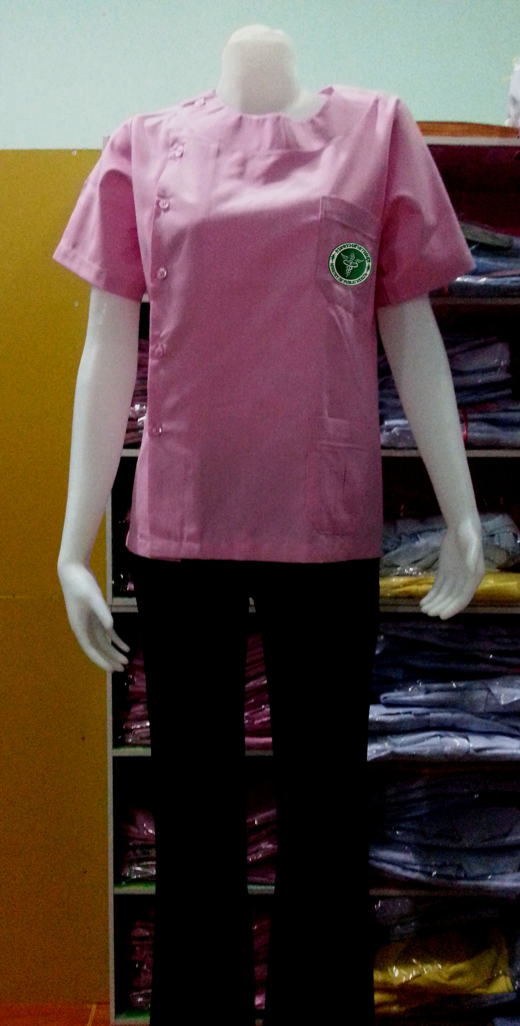 เสื้อริ้วชมพูขาว คอบัวแหลม ผู้หญิง ปักกระทรวงสาธารณสุข