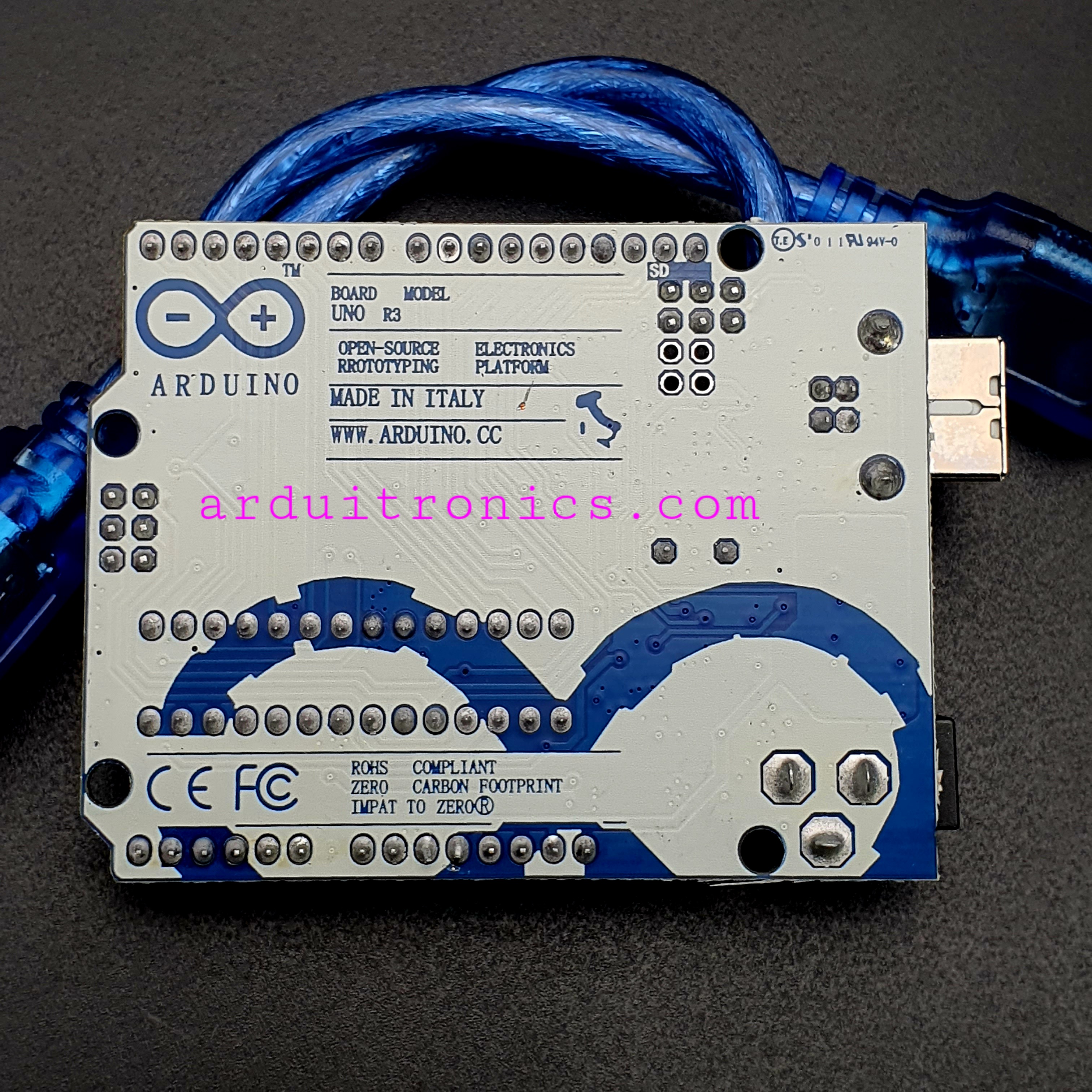 Arduino UNO R3 (คละลายพิมพ์ยี่ห้อ Arduino บนบอร์ด) + Free USB Cable
