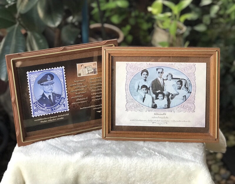 ราคาเริ่มต้น 550 บาท ไม่รวมรูป Antique Teak Frame /กรอบรูปไม้สักตั้งโต๊ะ แขวนผนัง หน้ากระจก ยุค 90 กรอบรูปโบราณ ใส่รูปแนวตั้งหรือแนวนอน