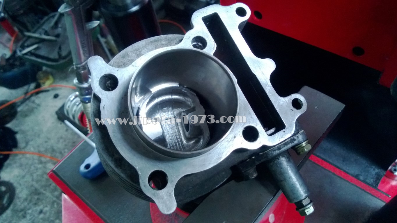 งานตีปลอกสูบลูกโตและทำวาล์วแต่ง