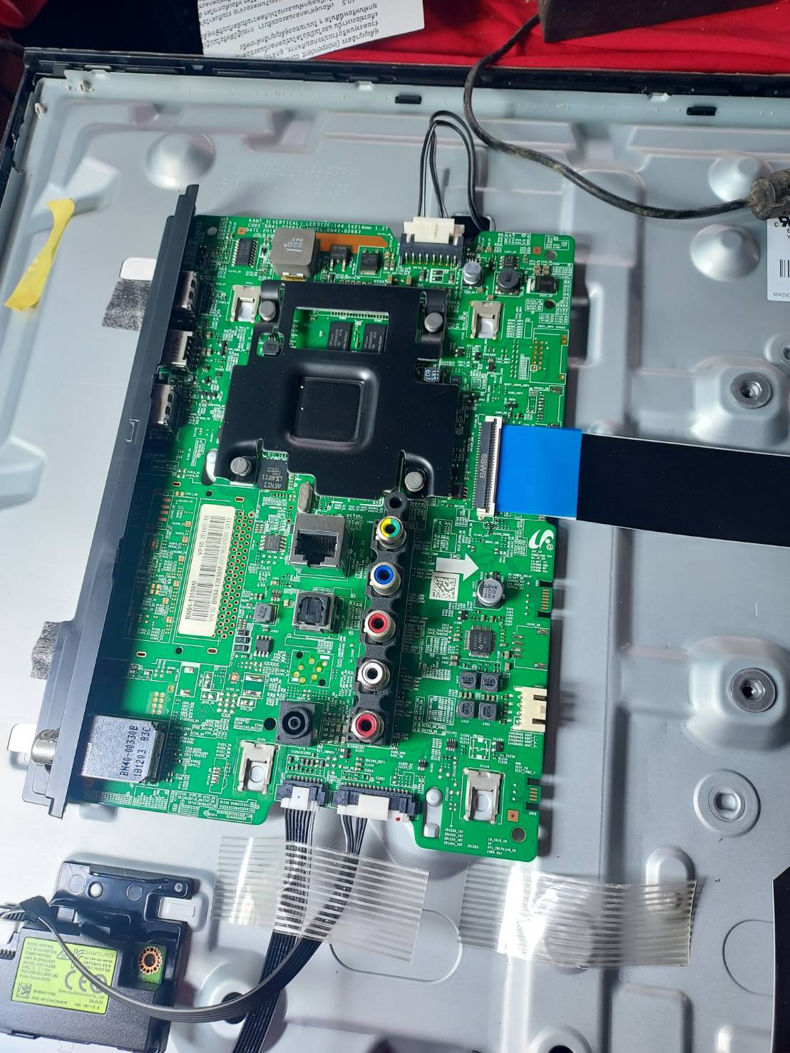 IC Memory Samsung รุ่น UA32N4300AKXXT ตำแหน่ง IC1001