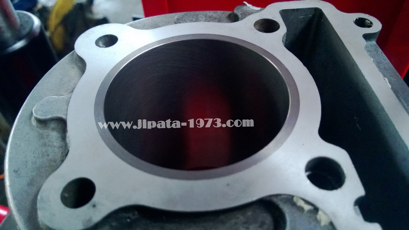 งานตีปลอกสูบลูกโตและทำวาล์วแต่ง