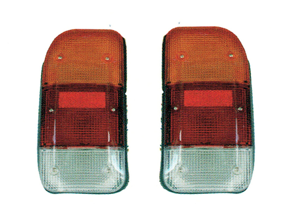 ไฟท้าย มาสด้า MAZDA M1300 แฟมิเลีย (ราคาต่อ 1 คู่ R-L พร้อมขั้ว+หลอด)
